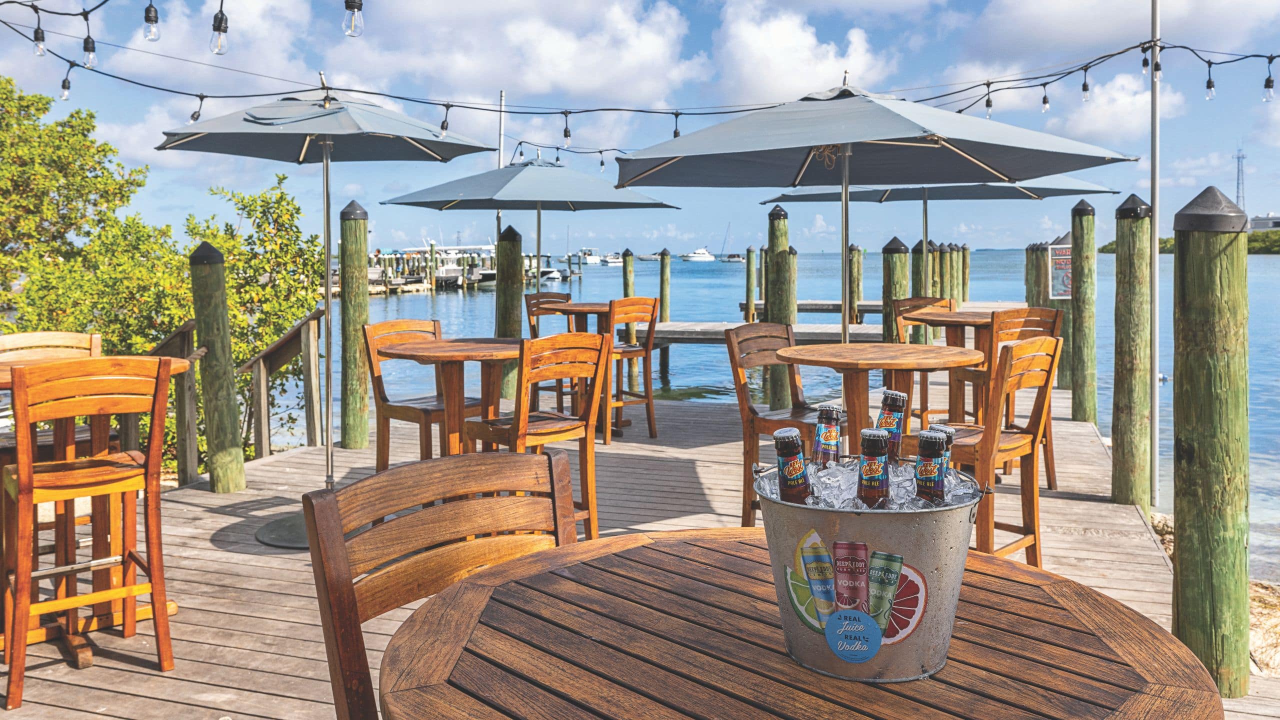 Hyatt Vacation Club at Beach House, Key West Jimmys Ocean Blue Tikibar Dining Area