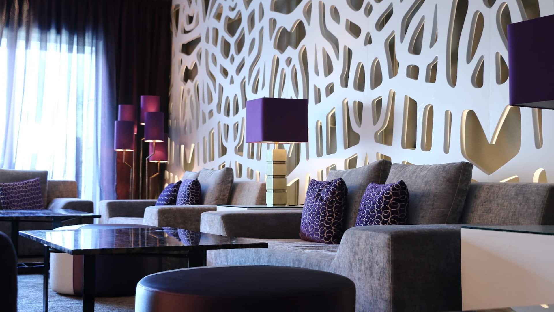 Grand Hyatt Muscat John Barry Bar
