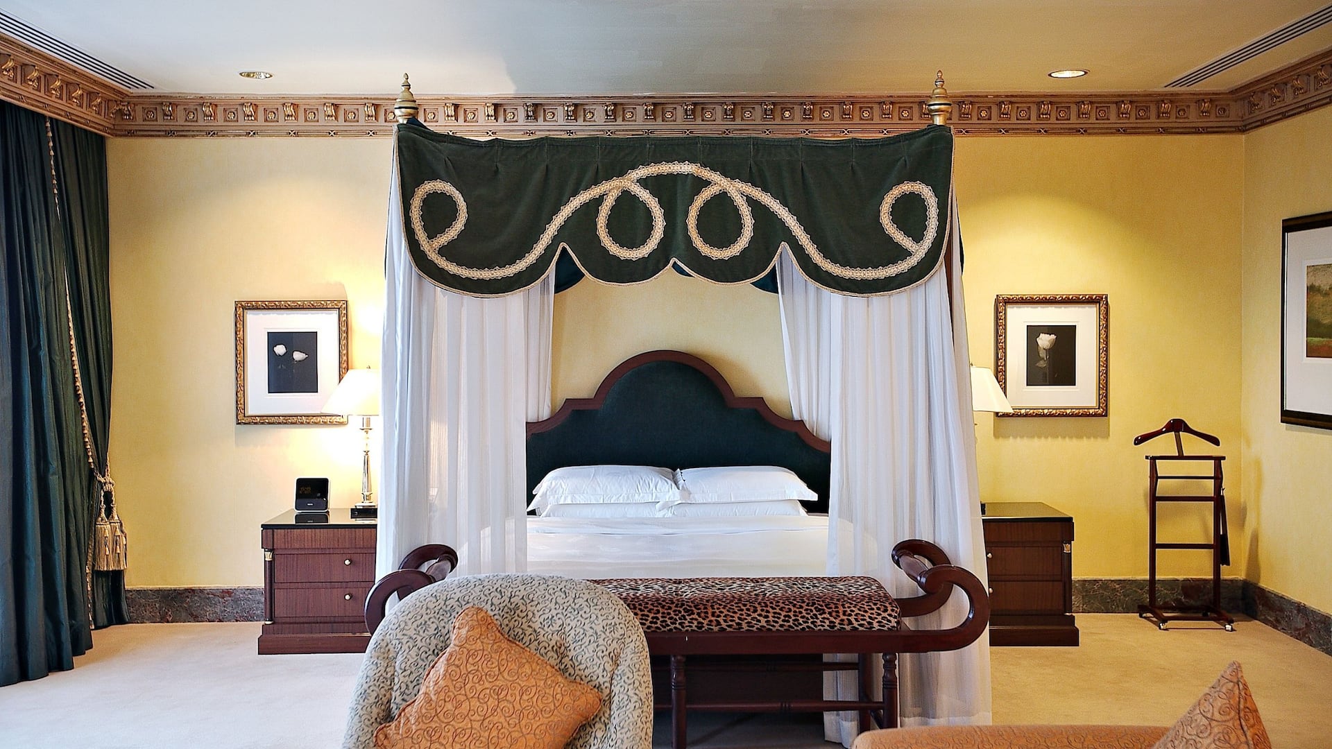 Grand Hyatt Muscat Crown Suite Room