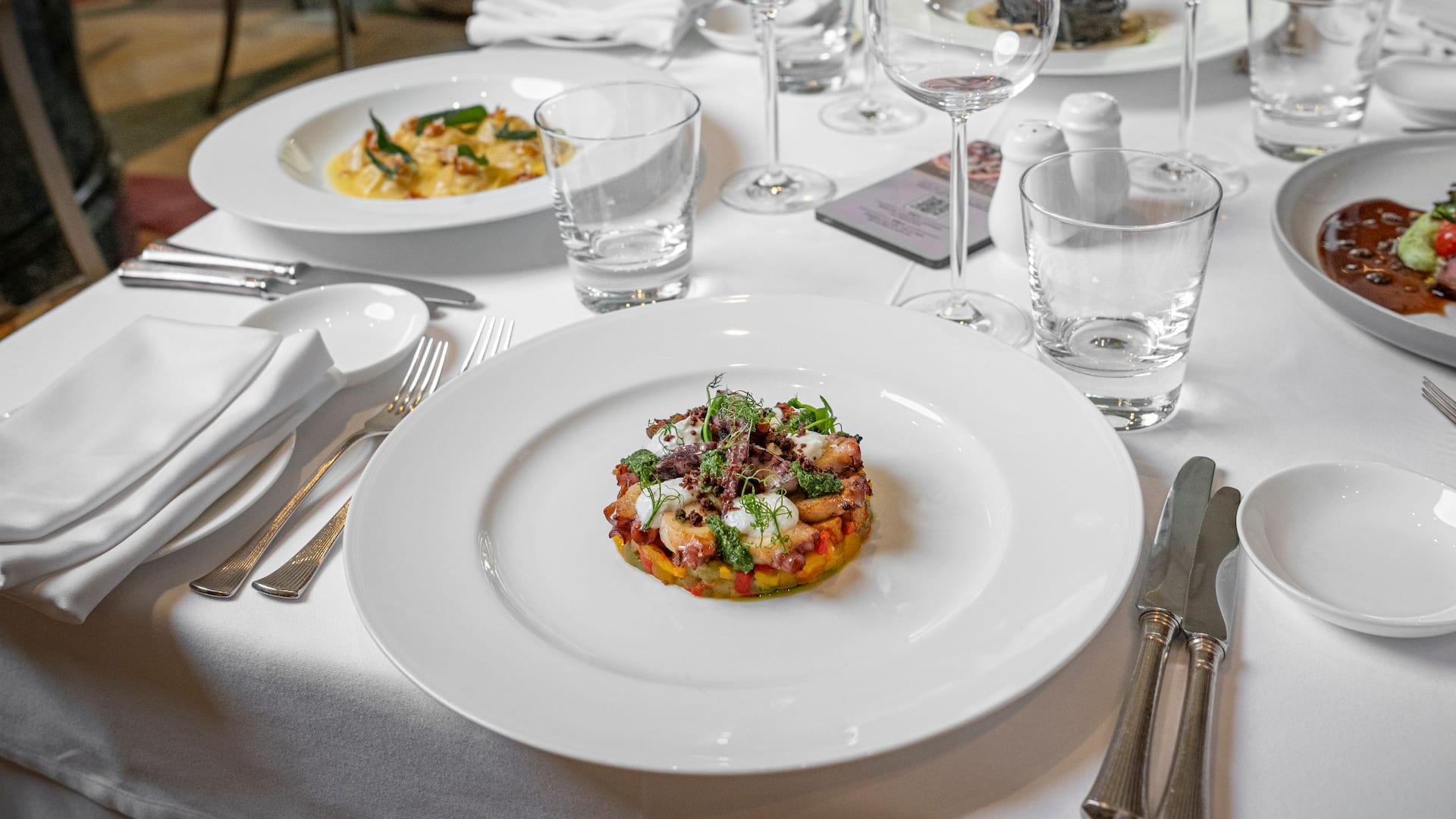 Grand Hyatt Muscat Tuscany Arrangement