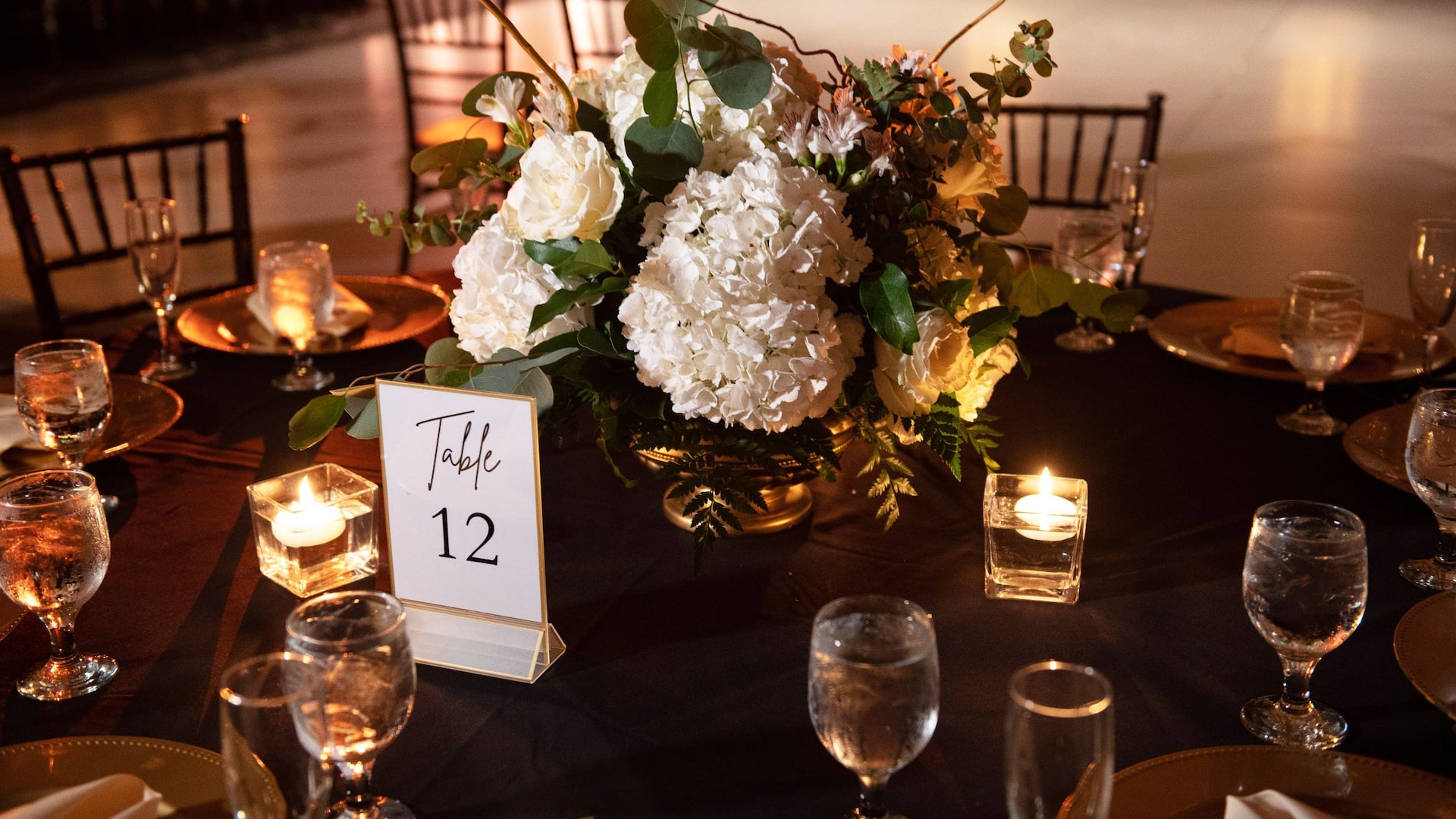 Hyatt Regency Long Beach Table And Centerpiece At Wedding