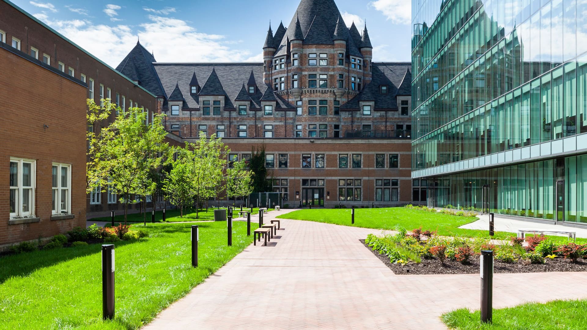 1 of 1 Hyatt Centric Montreal Courtyard Parvis