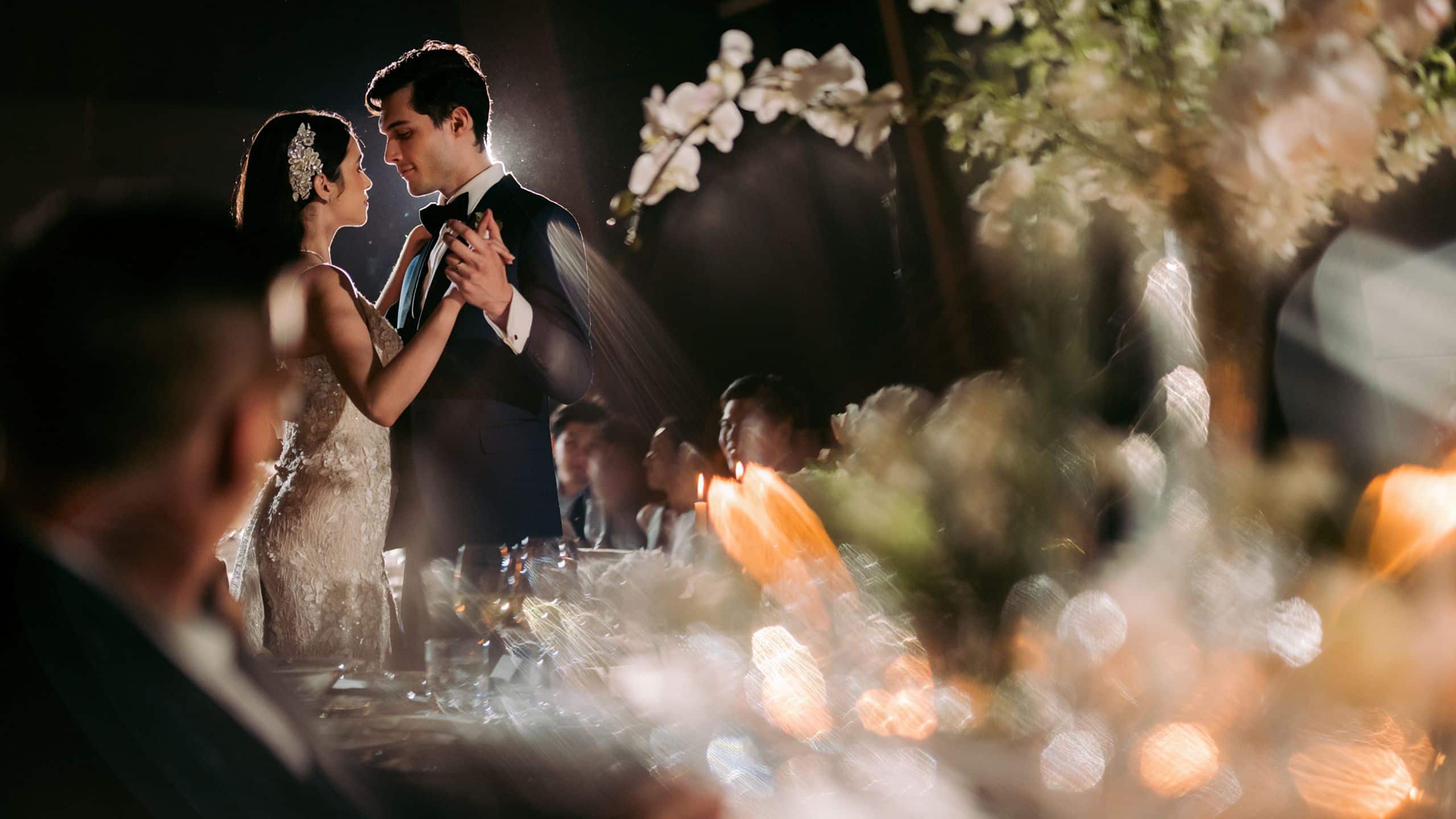 Grand Hyatt Manila Bride And Groom Dancing With Guests