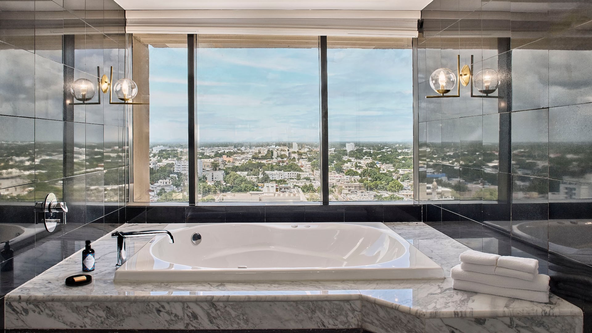 第 3，共 5 Hyatt Regency Merida Diplomatic Suite Bathtub