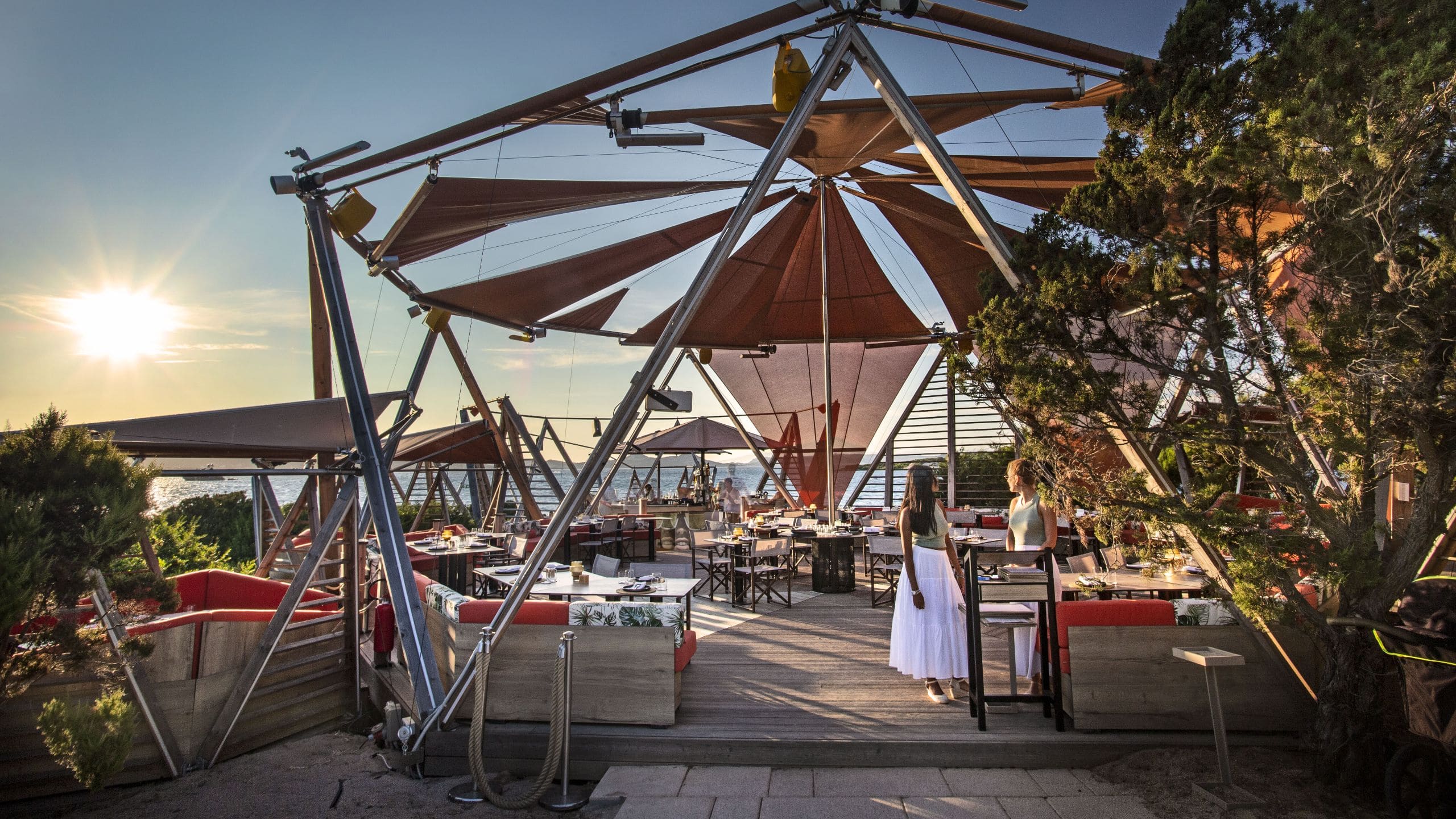 1 von 3 7Pines Resort Sardinia Cone Club Entrance