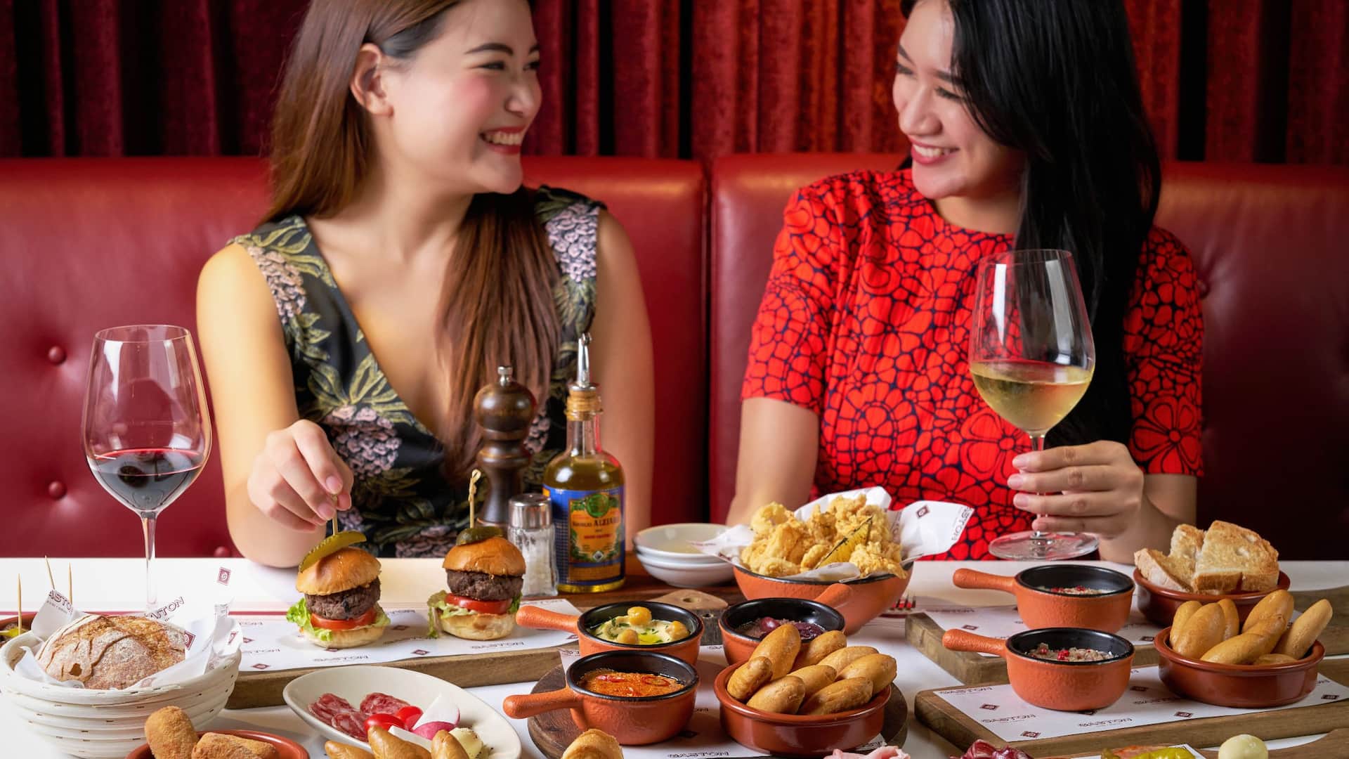 Grand Hyatt Erawan Bangkok Gaston Hangout
