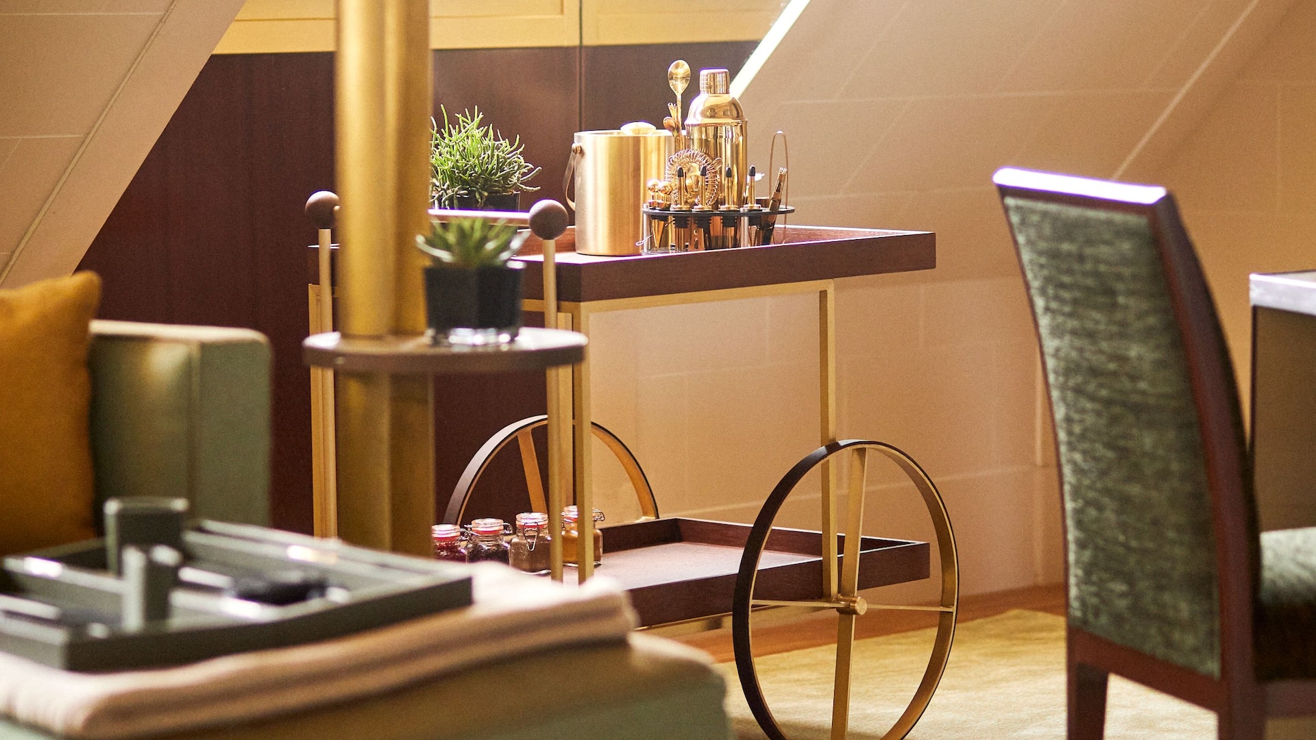 Focus on trolley l'Appartement at Park Hyatt Paris - Vendôme