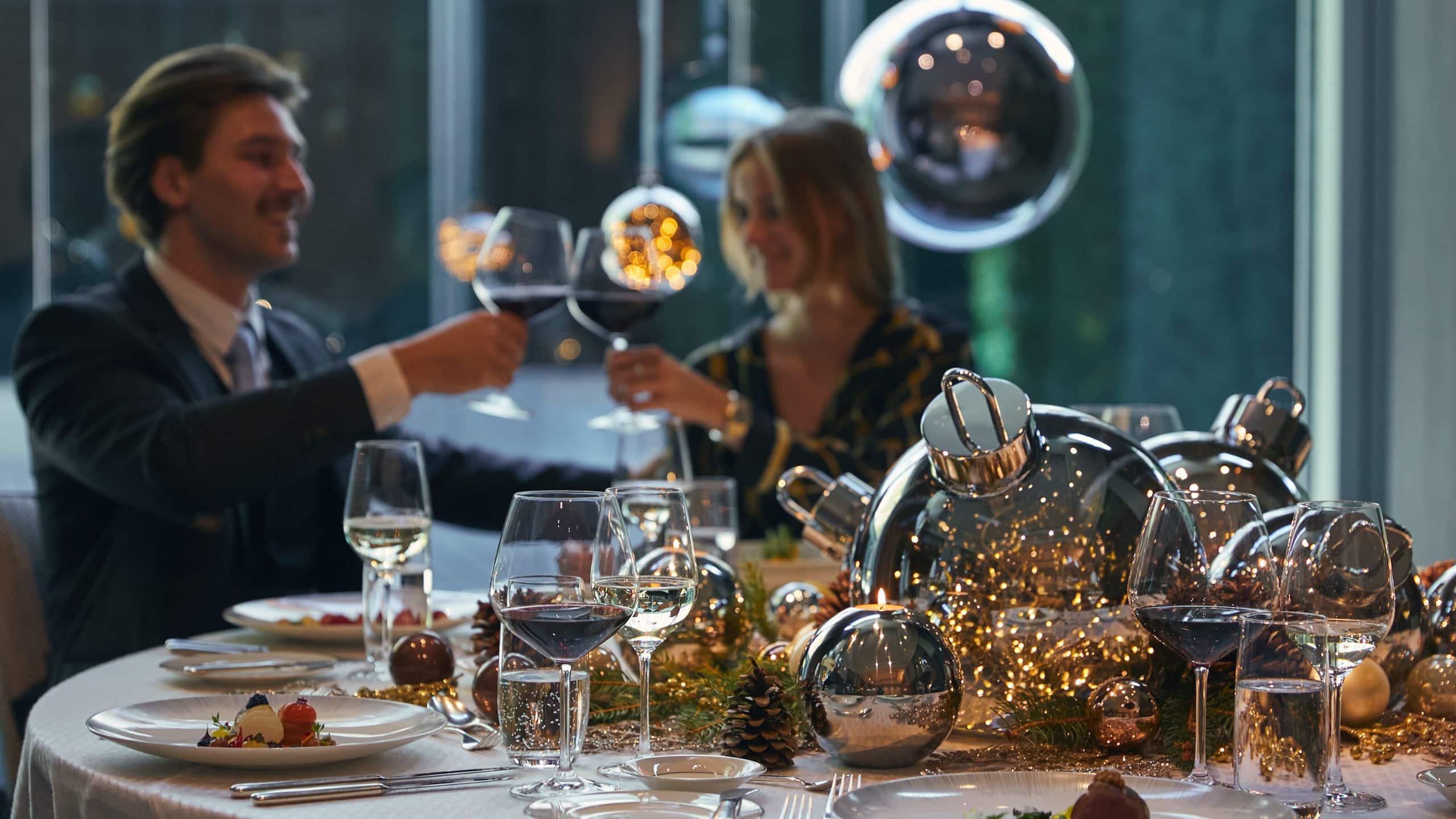 4 of 6 Park Hyatt Zurich Festive Bubbles Friends