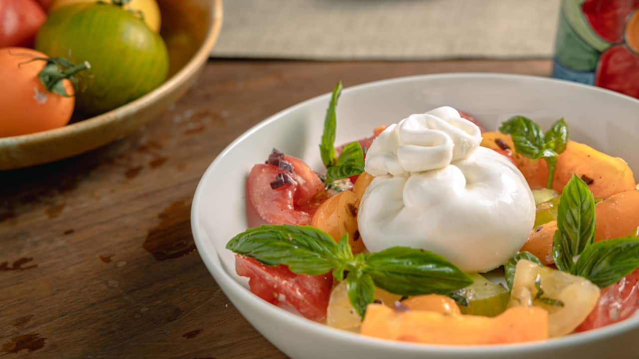 Salvia Burrata E Pomodori