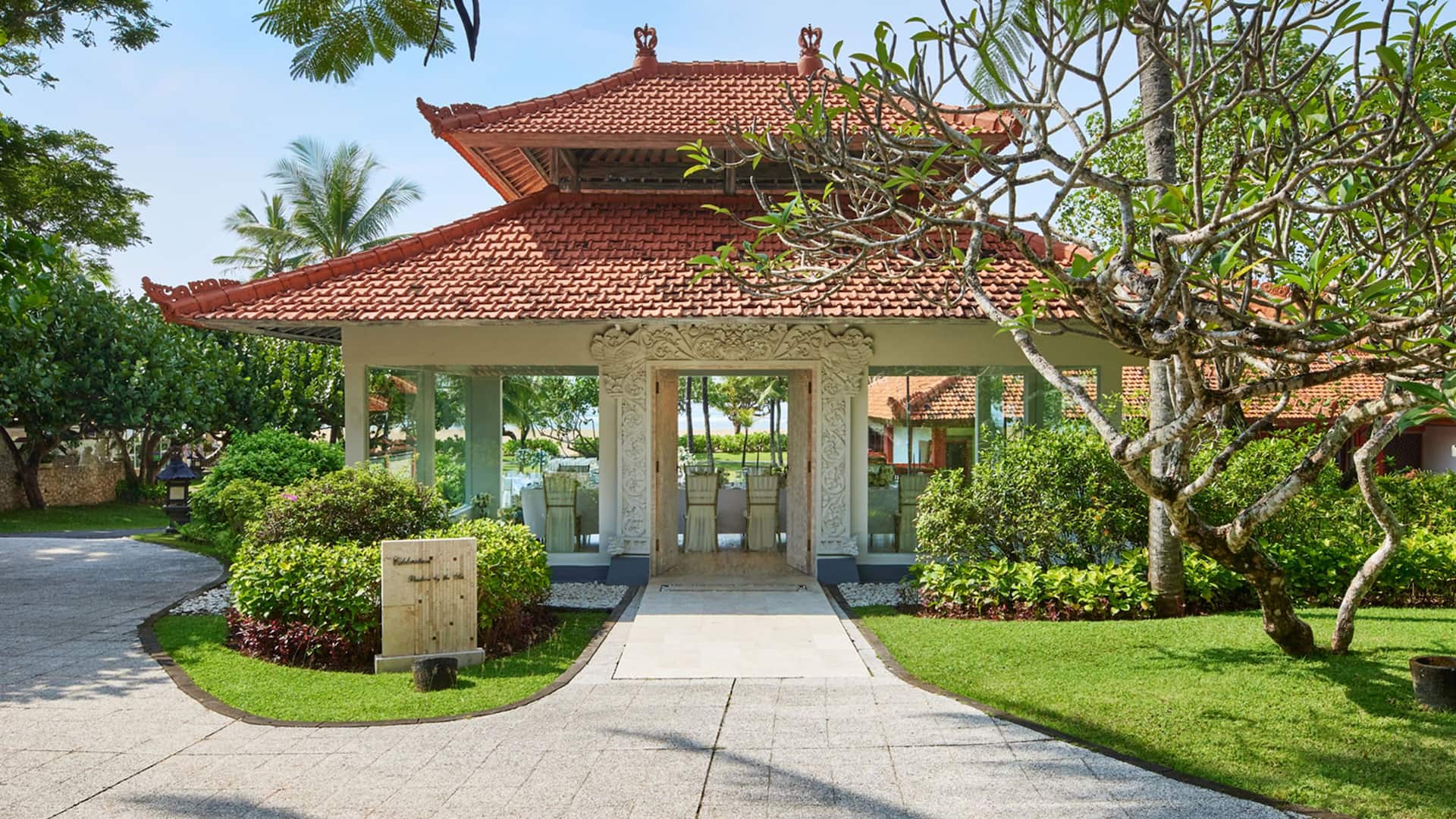Grand Hyatt Bali Pavilion By The Sea Entrance