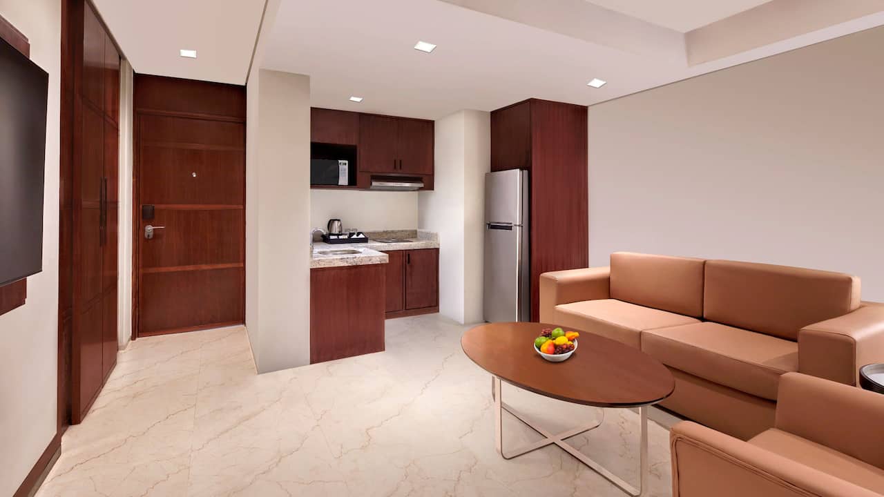 Regency Suite King Pantry