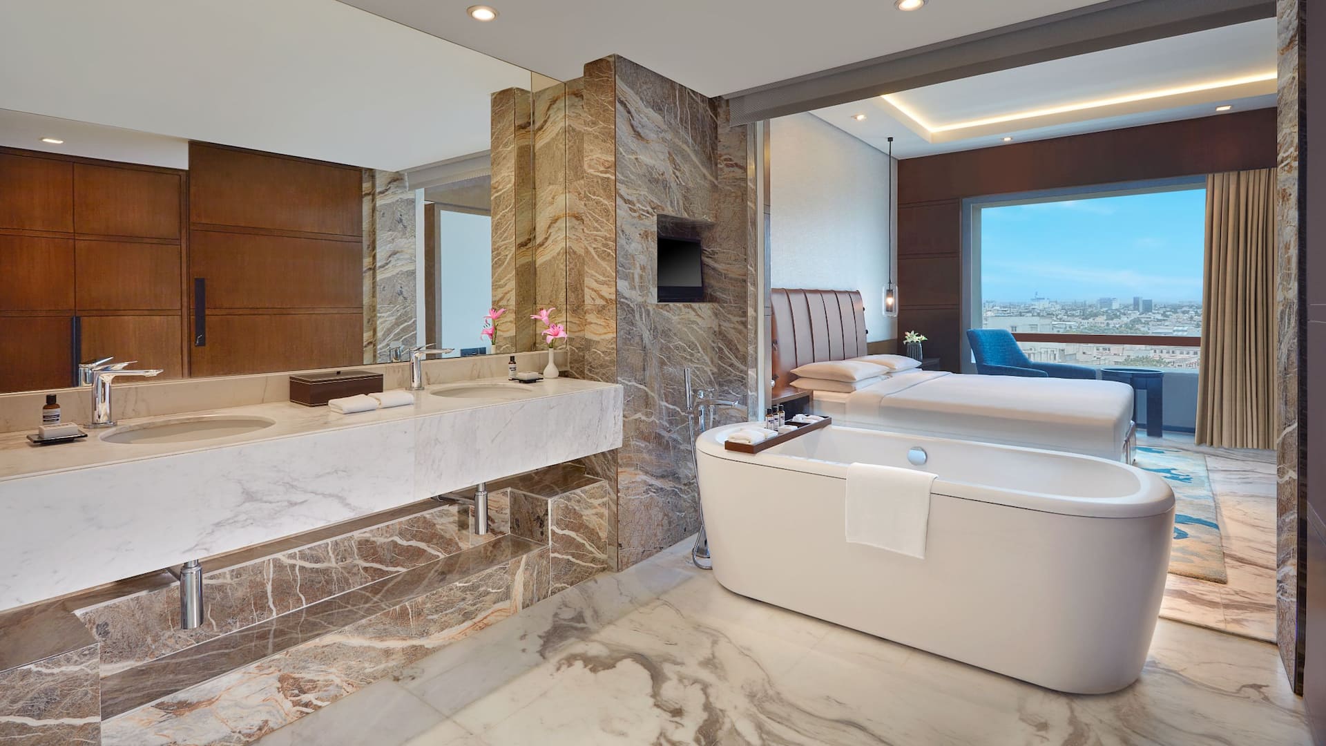 3 of 3 Hyatt Regency Chennai Regency Executive Suite Bathroom