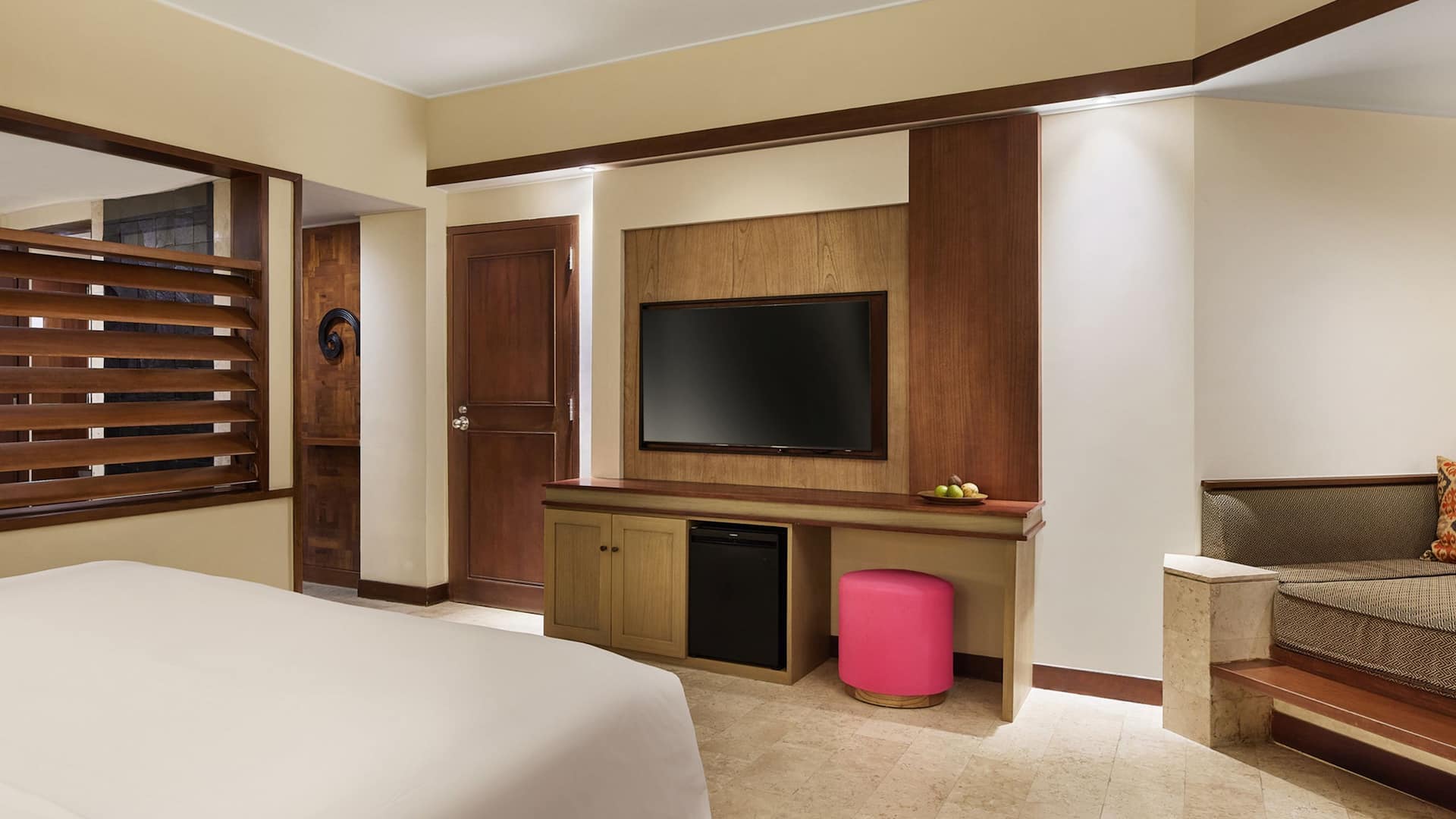 Grand Hyatt Bali Under The Sea Parent Guestroom Side View