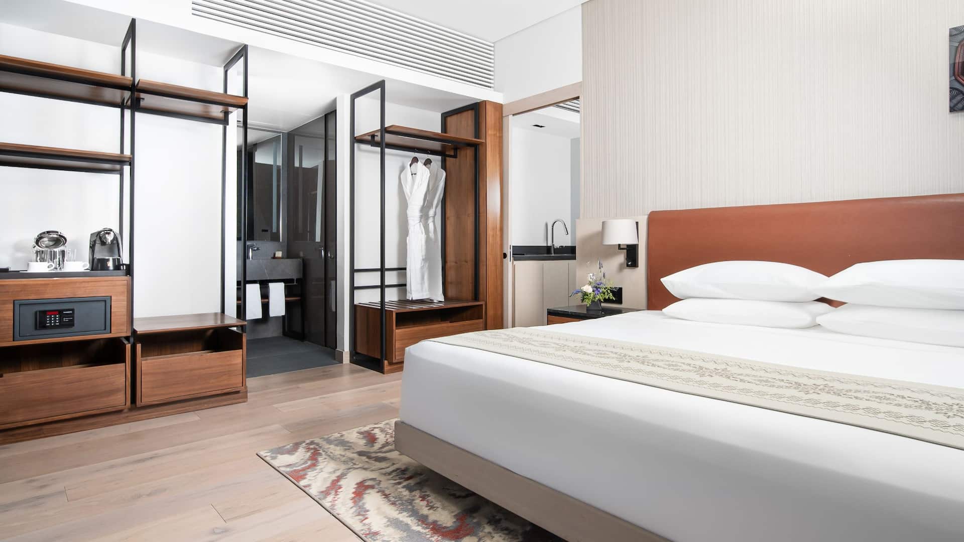 Hyatt Regency Mexico City Insurgentes Regency Suite Bedroom