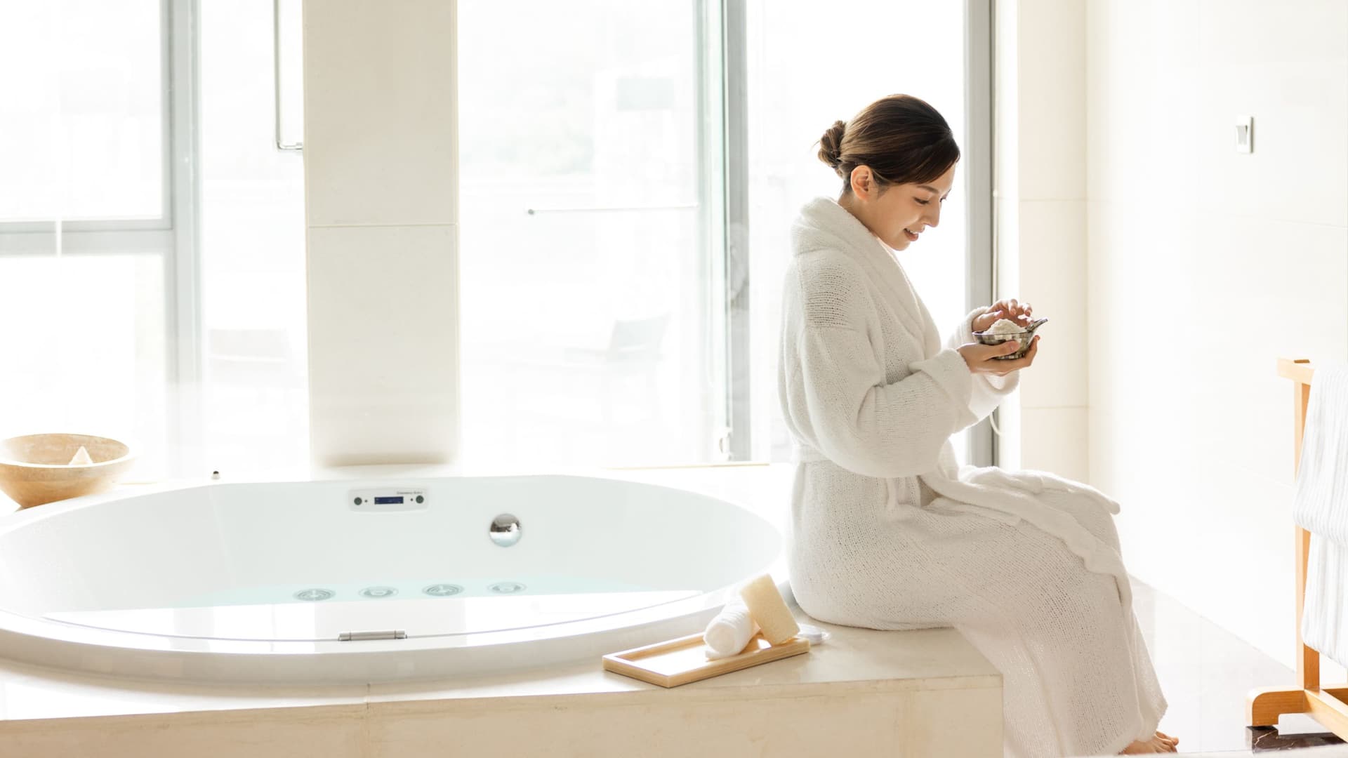 Hyatt Regency Hong Kong, Sha Tin Female Sitting Next To Tub