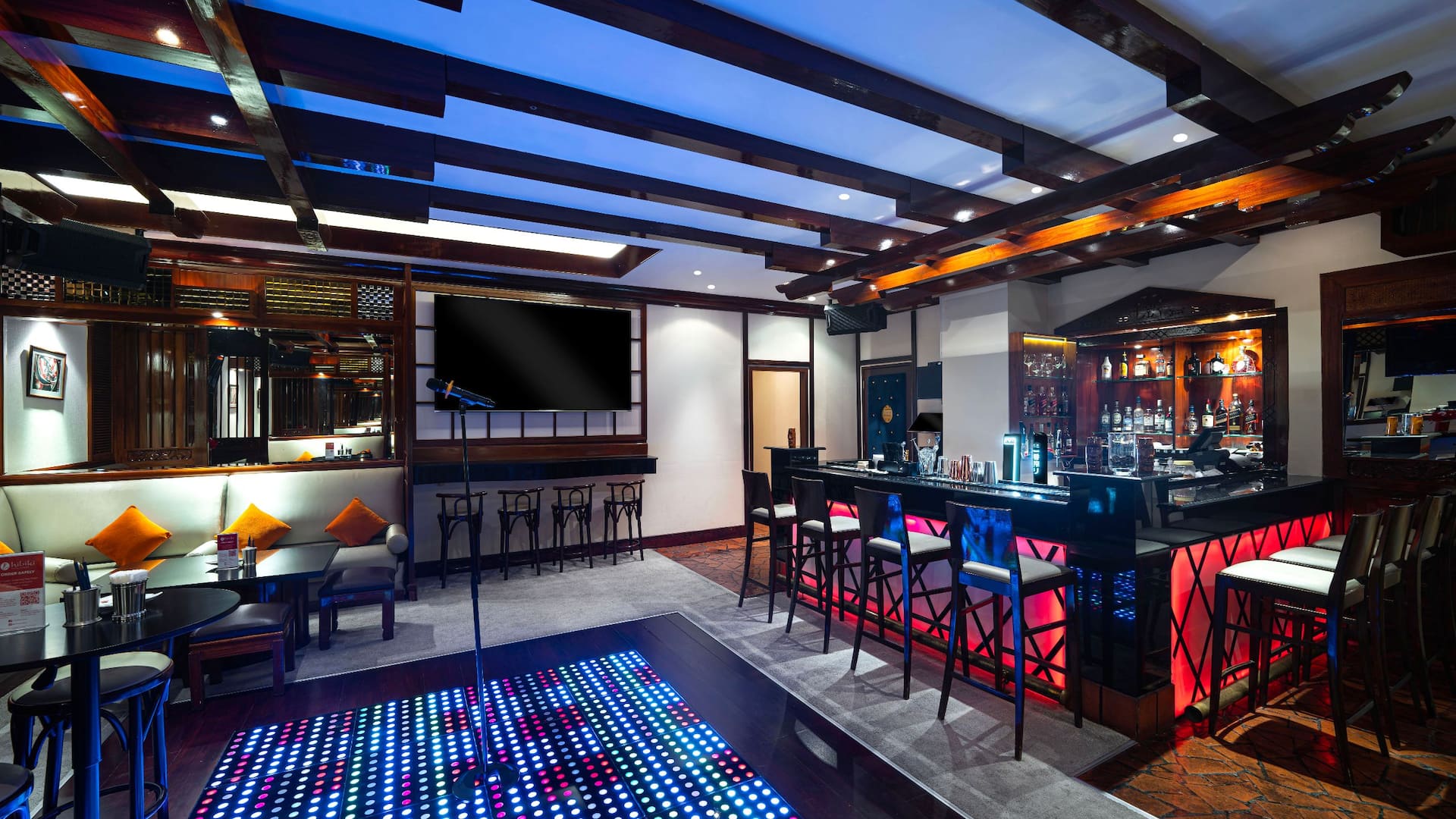 Hyatt Regency Dubai Hibiki Music Lounge View