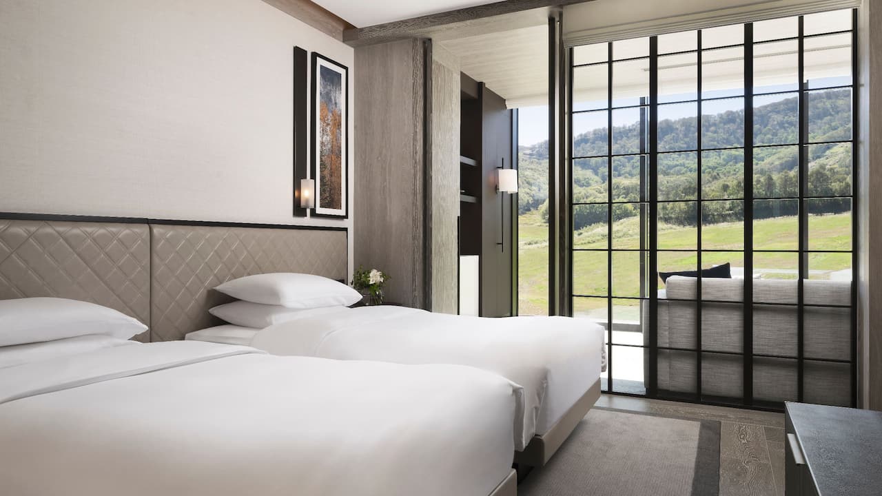 CTSPH_P0572 Twin Suite With Mountain View Green Season 