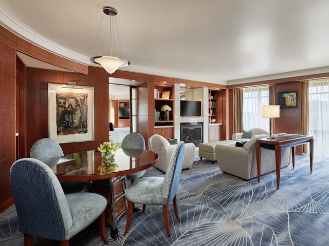 Diplomat Suite Living Room