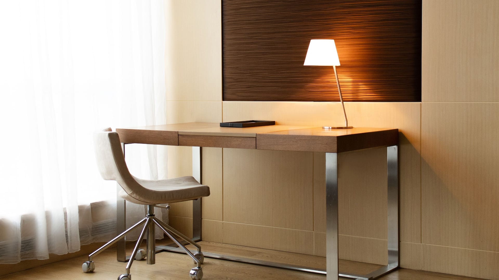 第 3，共 5 Hyatt Regency Dushanbe Executive Table