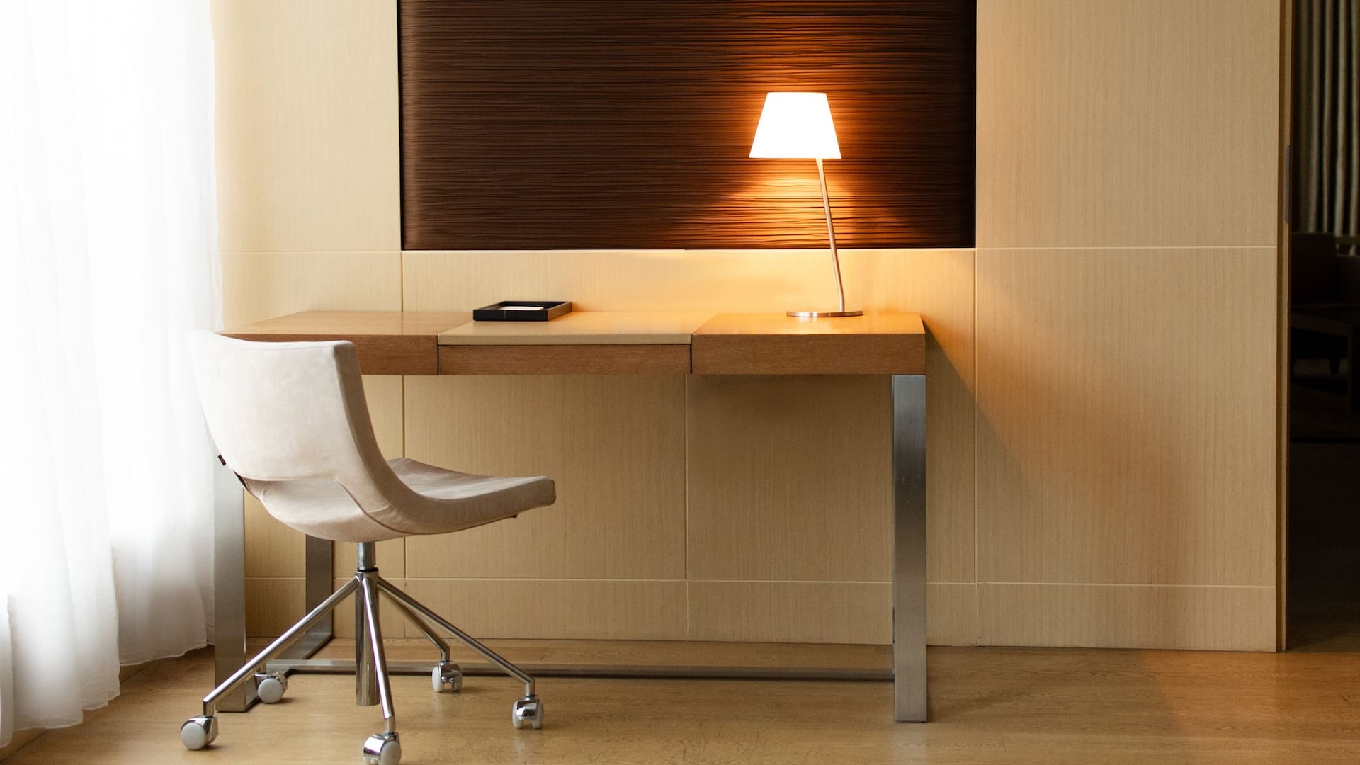 第 3，共 5 Hyatt Regency Dushanbe Executive Desk