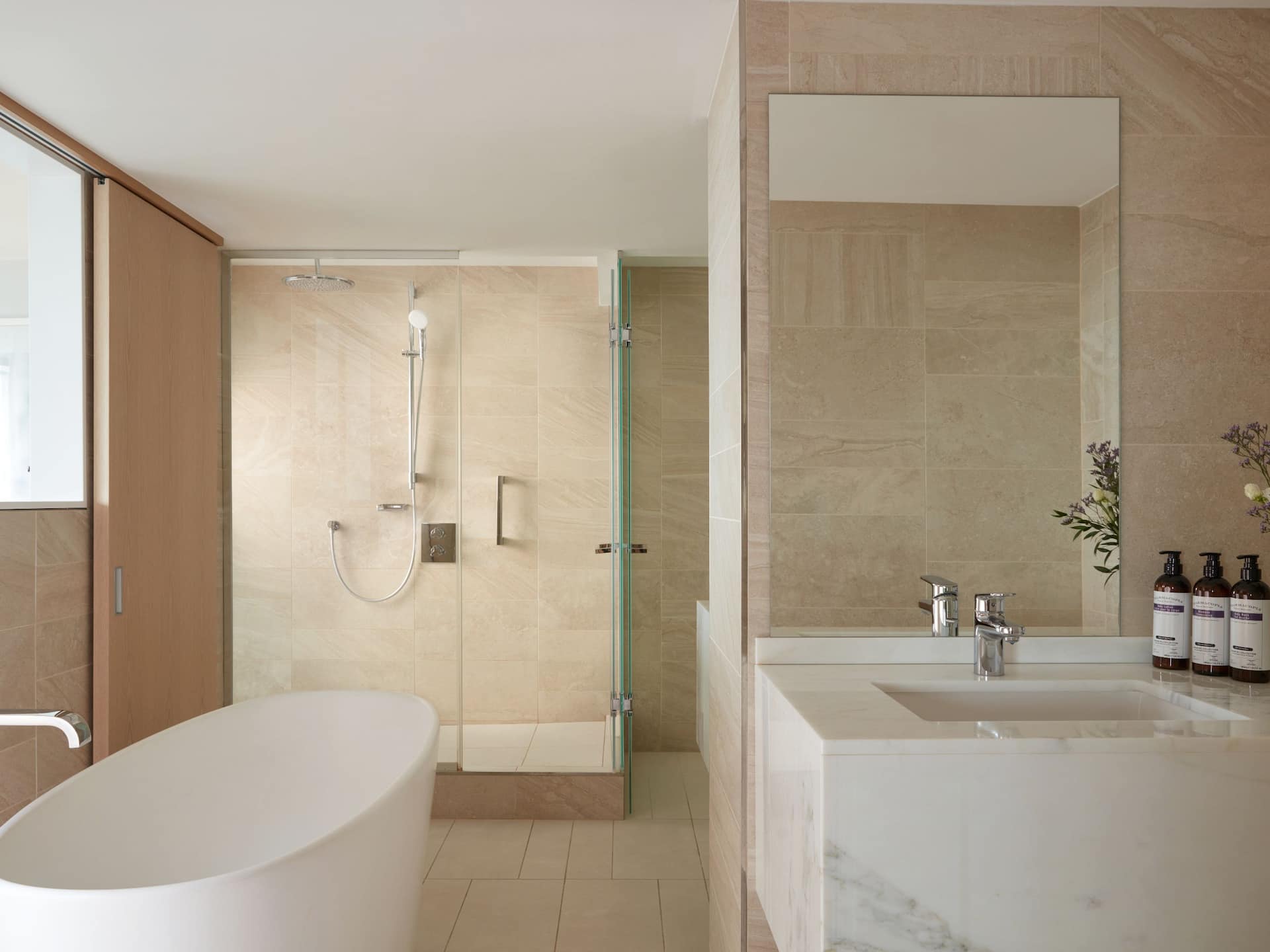 Hyatt Regency Paris Étoile Presidential Suite Bathroom