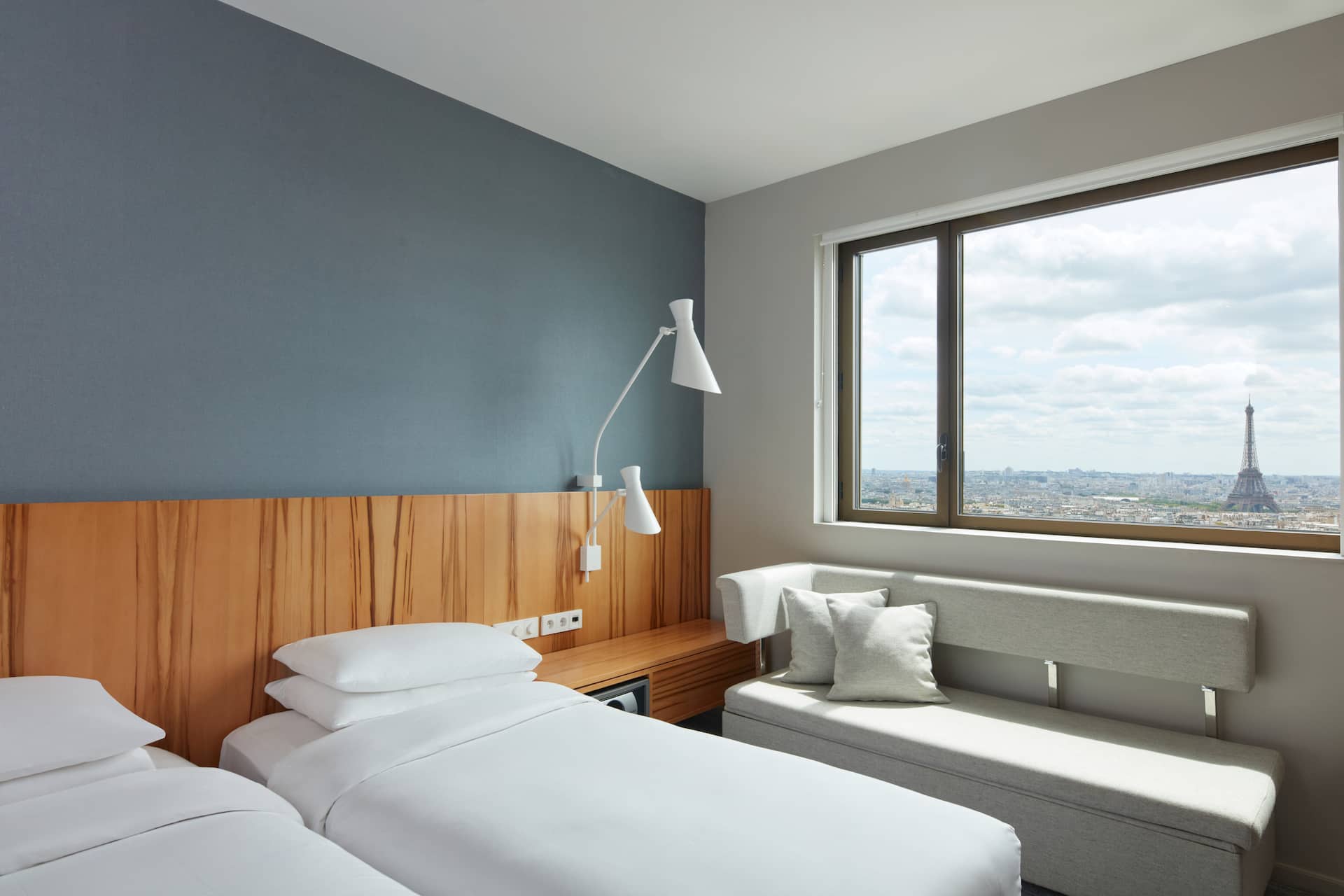 1 de 5 Hyatt Regency Paris Étoile Twin Beds Eiffel Tower View Club Access Focus