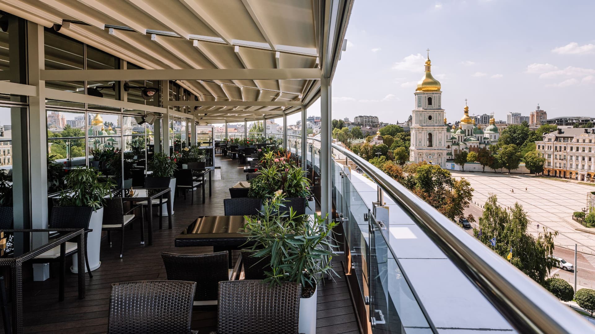 Hyatt Regency Kyiv Bar On 8 Sofia Roof