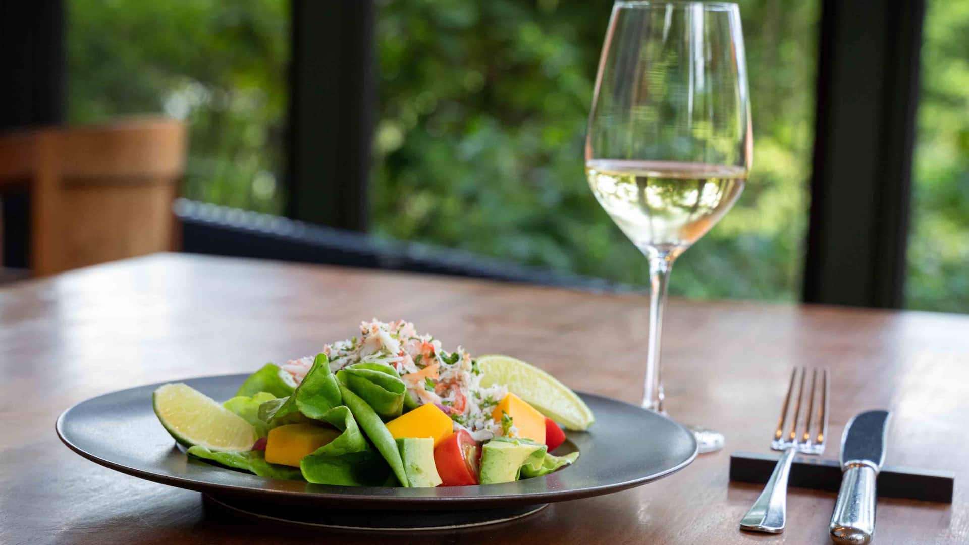 Hyatt Regency Hakone Resort and Spa Dining Room Snow Crab Avocado Mango Salad  Spread