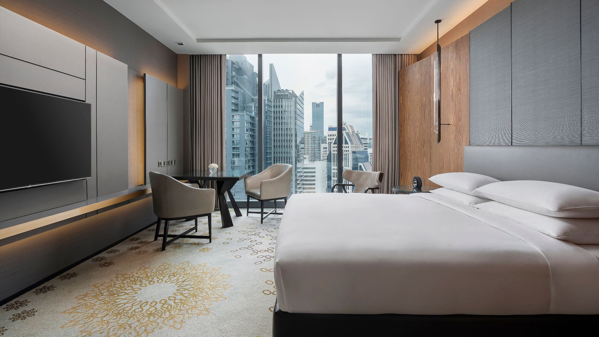 Hyatt Regency Bangkok Sukhumvit City View King Room