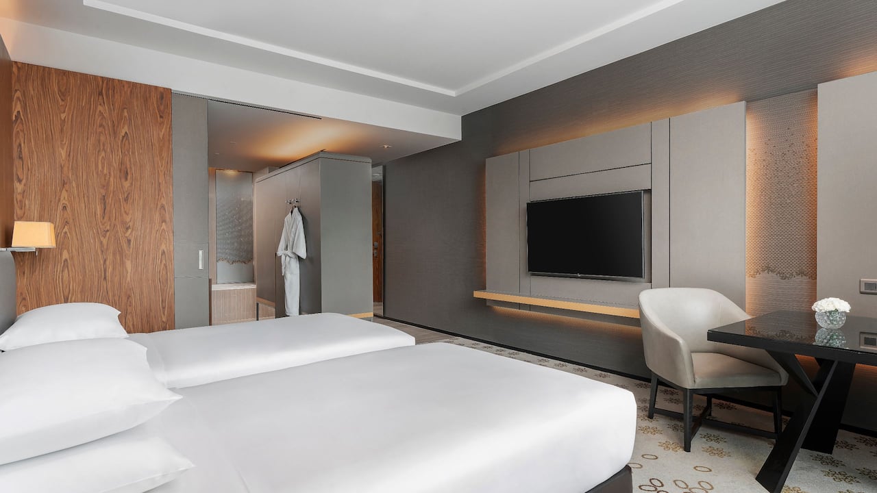 Twin Room with Club Lounge Access in Bangkok, Club Twin Room, Twin Room, Club Access, Club Room, Single Bed, Twin Bed