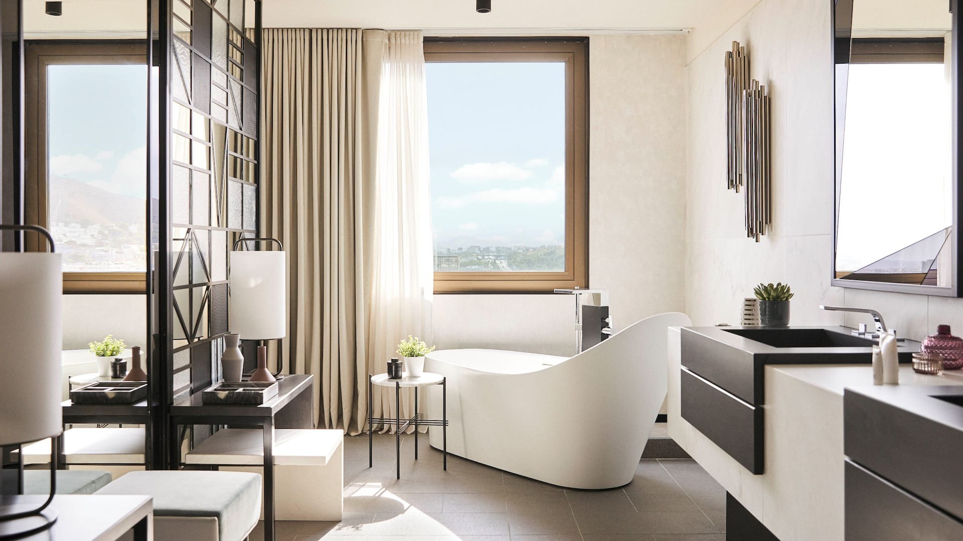 3 из 10 Iconic Suite Bathroom