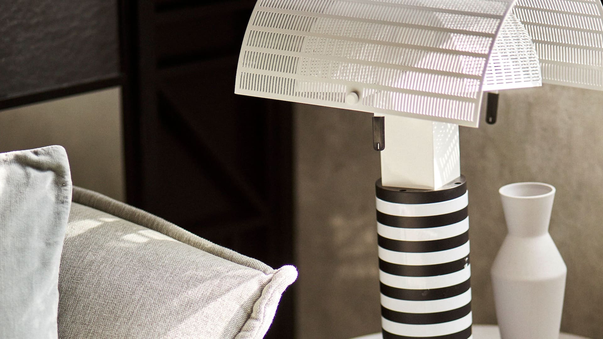 Grand Hyatt Barcelona Iconic Suite Details Lamp