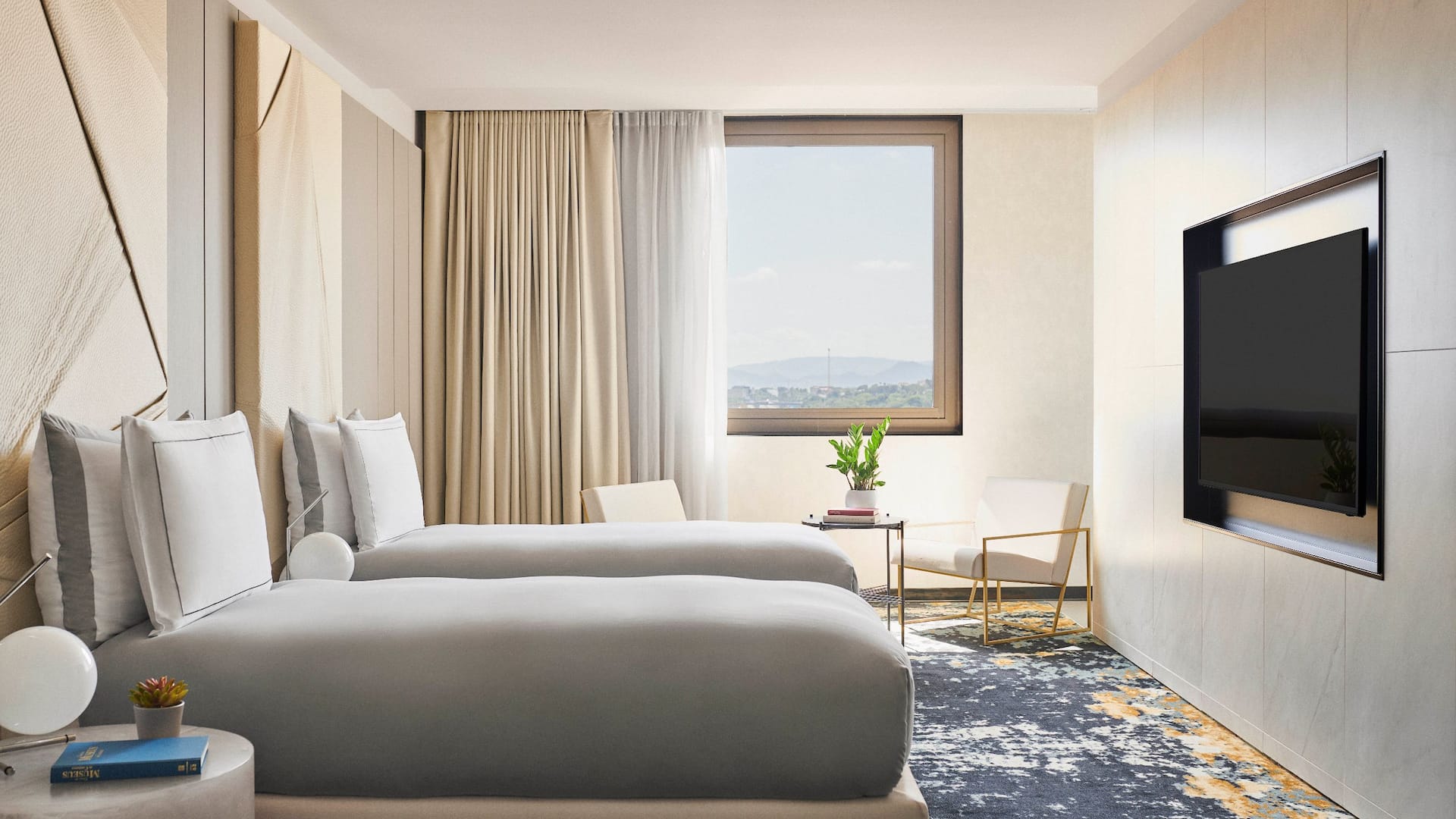 Grand Hyatt Barcelona Penthouse Twin Room Beds
