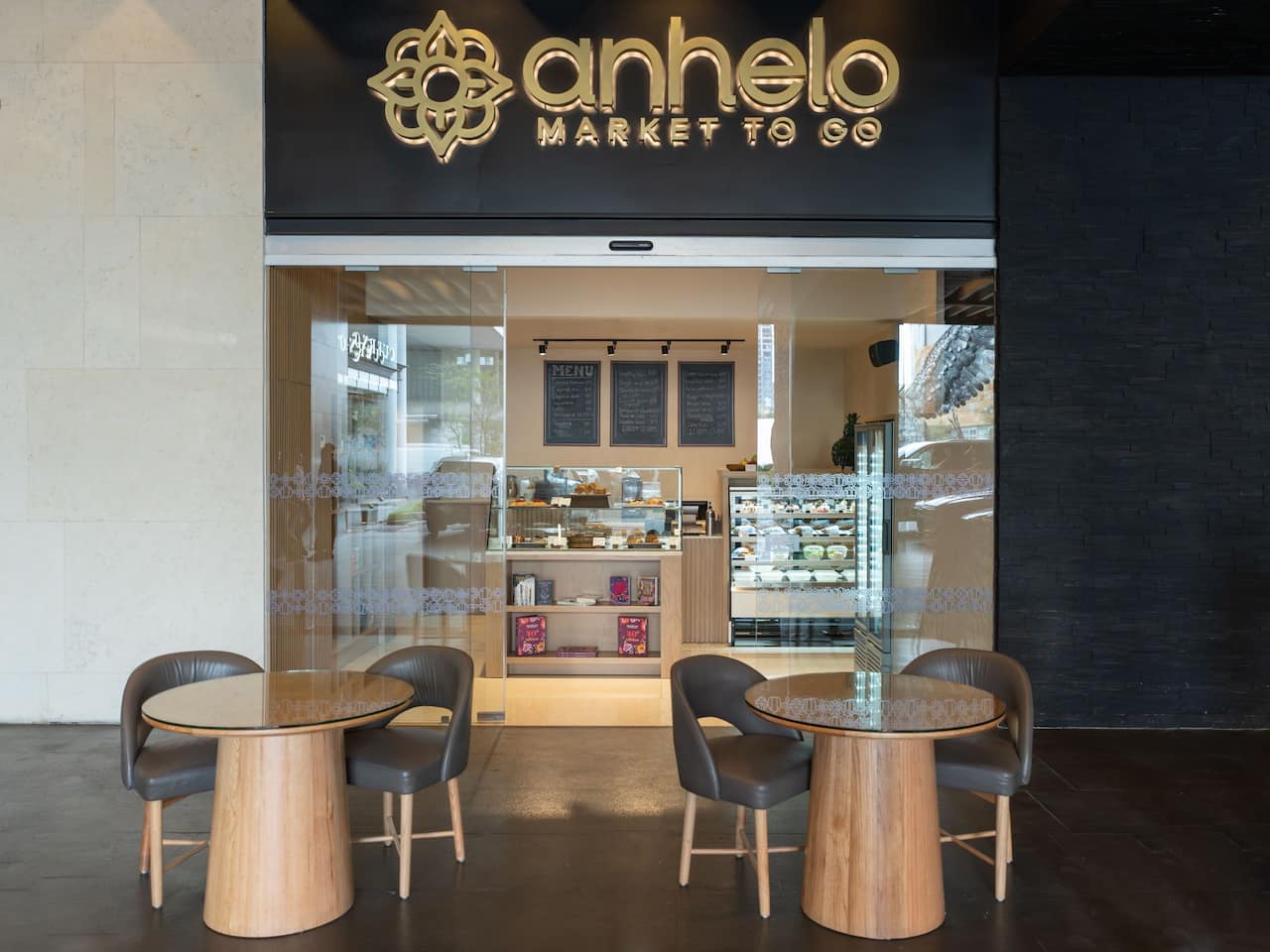 Anhelo entrance