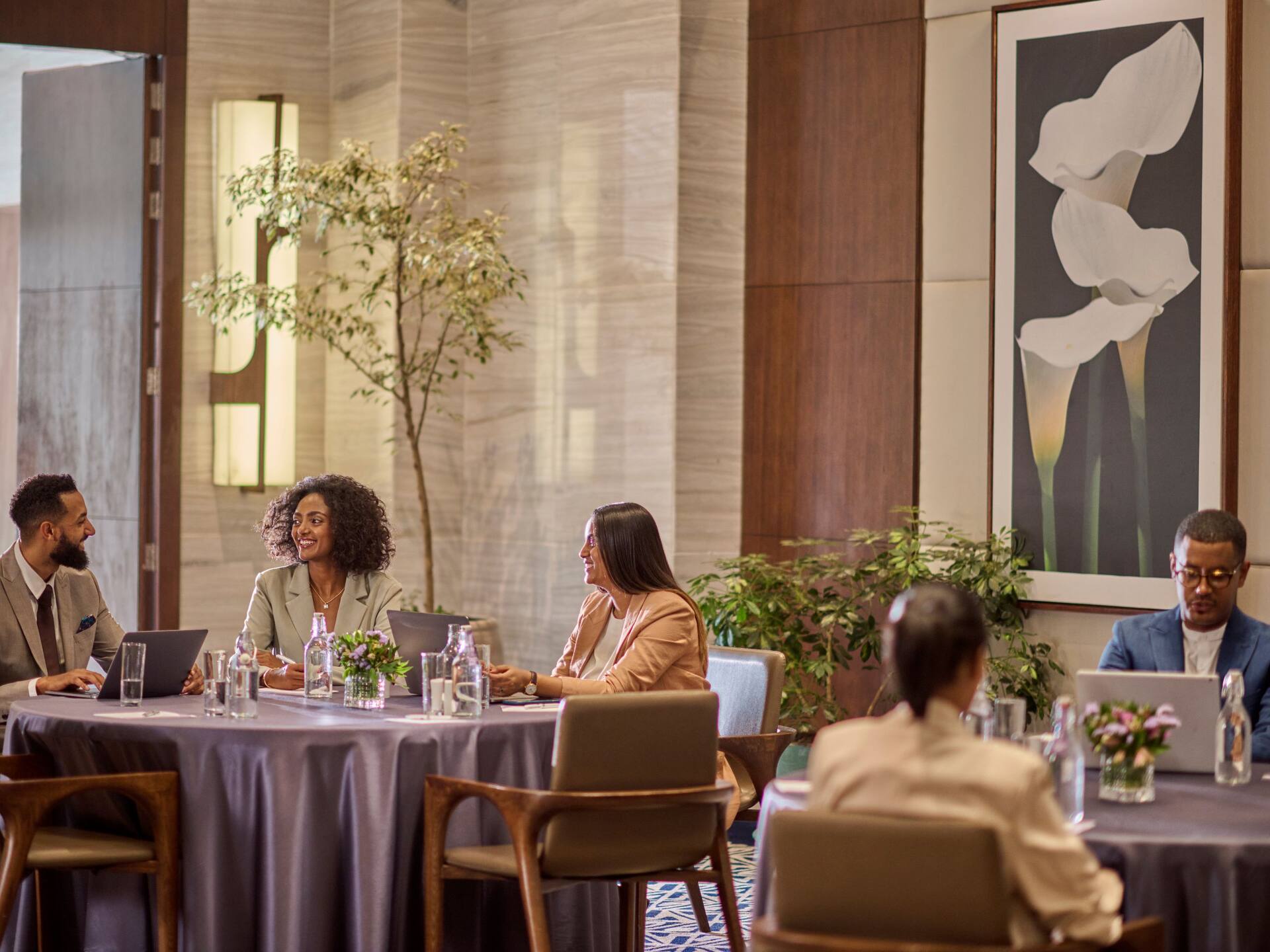 Hyatt Regency HR_P0346 Ballroom Meeting Tables Setup