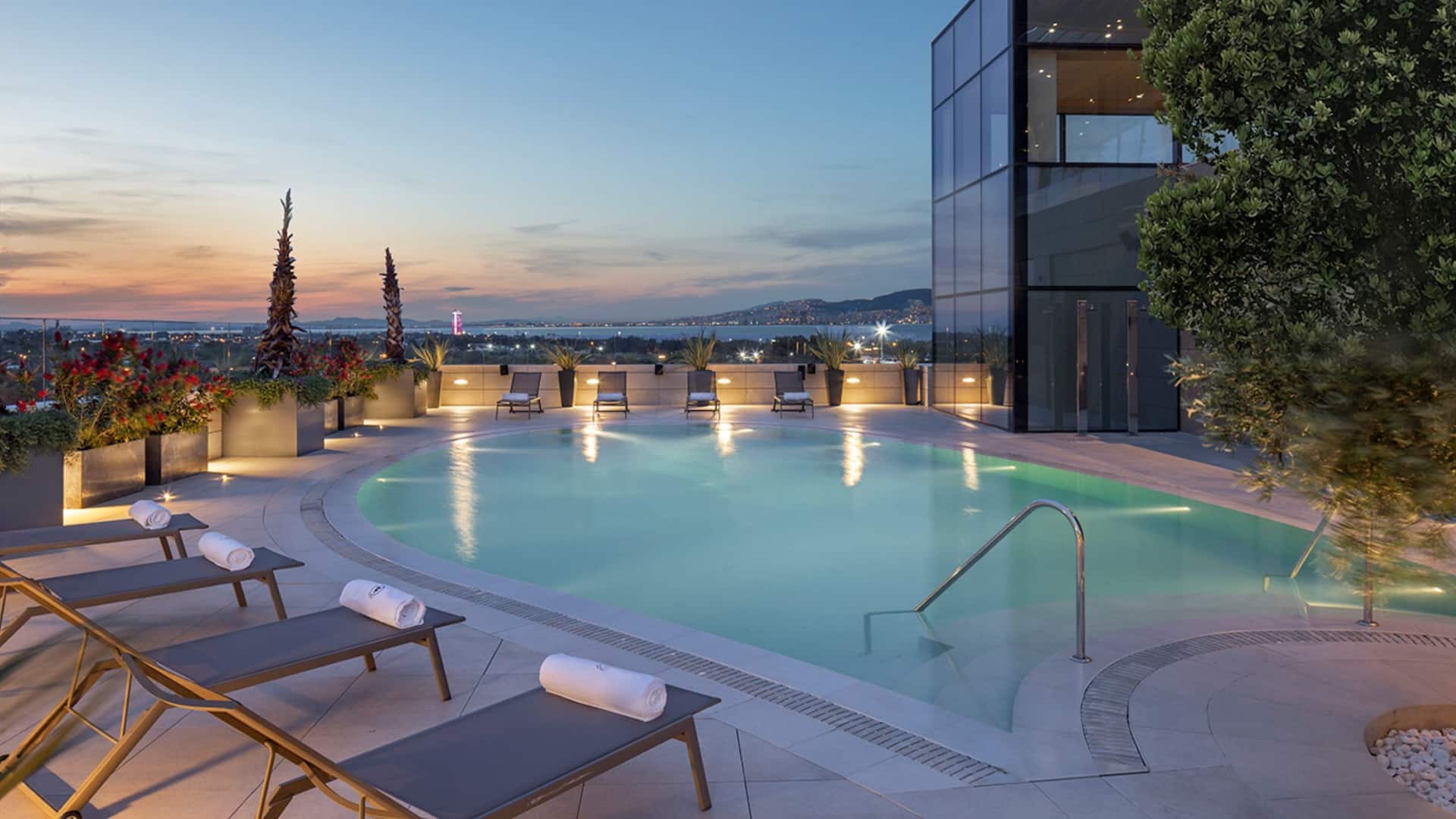 Hyatt Regency İzmir İstinyePark Swimming Pool Entrance