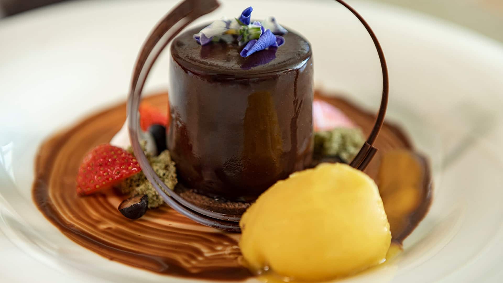 Hyatt Regency İzmir İstinyePark Dessert Plate At The Bay Restaurant