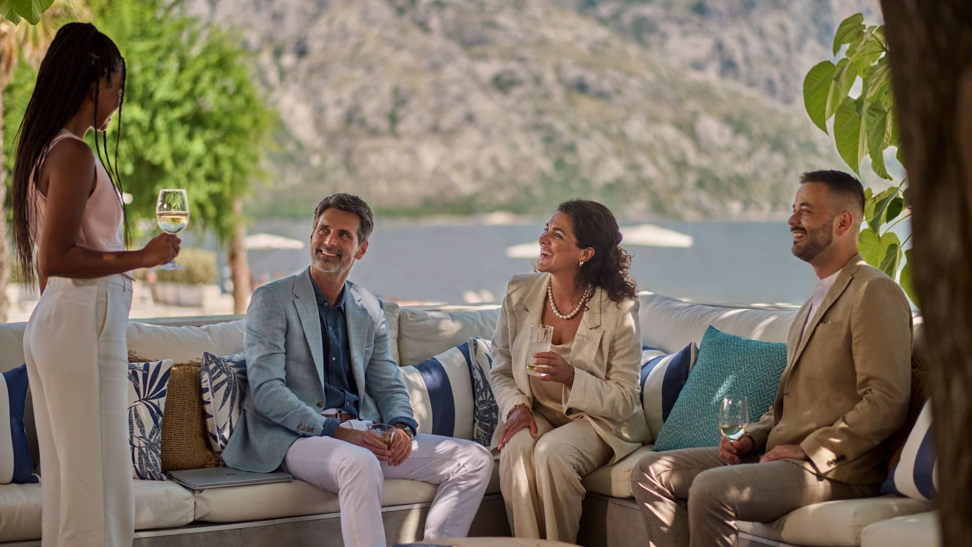 Hyatt Regency HR_P0397 Meeting Event Group Drinks