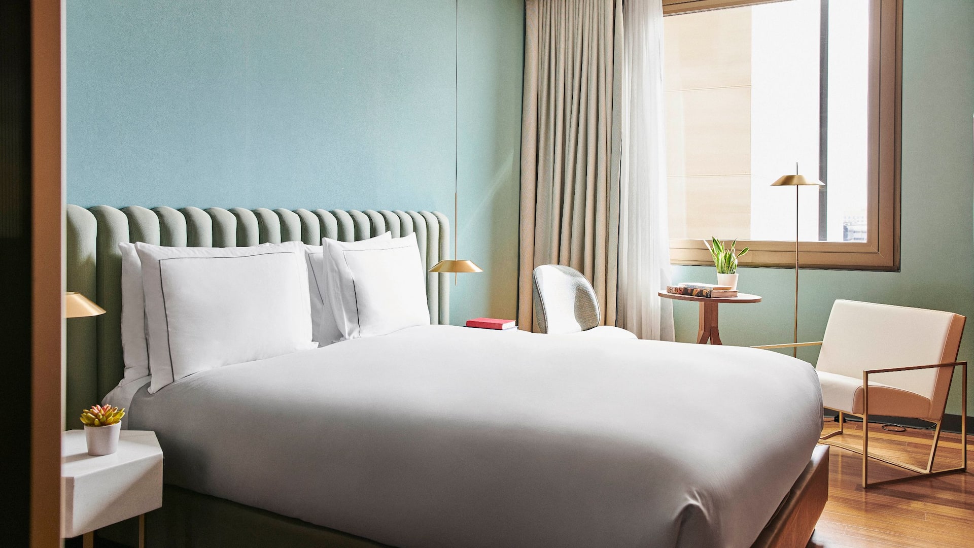 Grand Hyatt Barcelona One Queen Bed Layout
