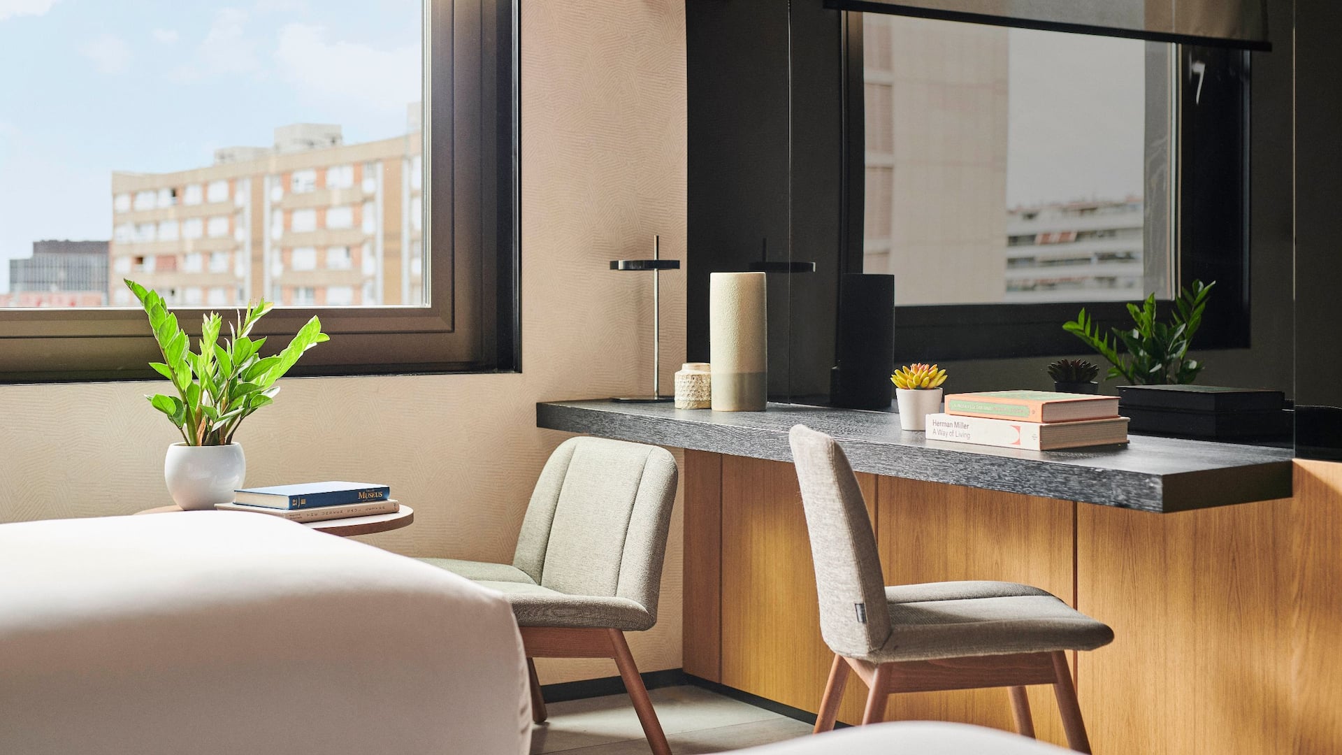 Grand Hyatt Barcelona Two Twin Beds Television Details