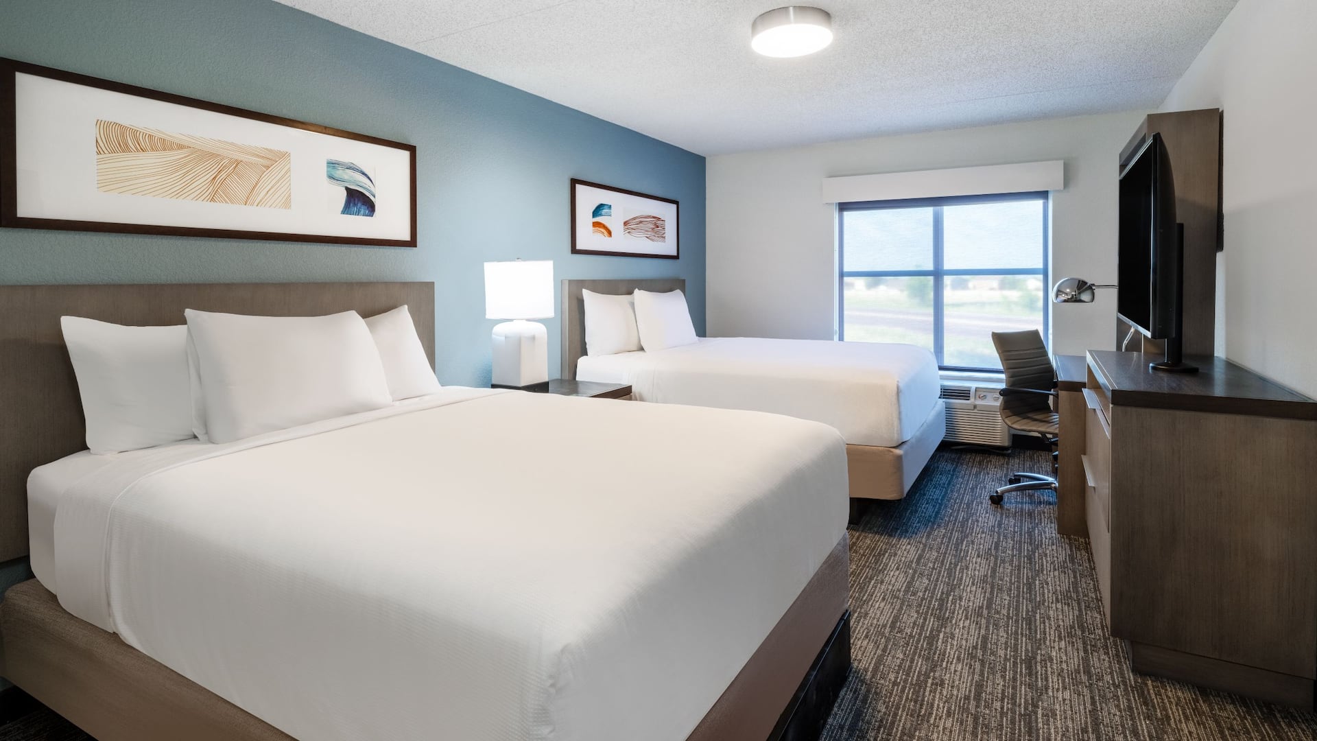 2 of 4 Hyatt House Colorado Springs Airport Double Queen Beds Guestroom