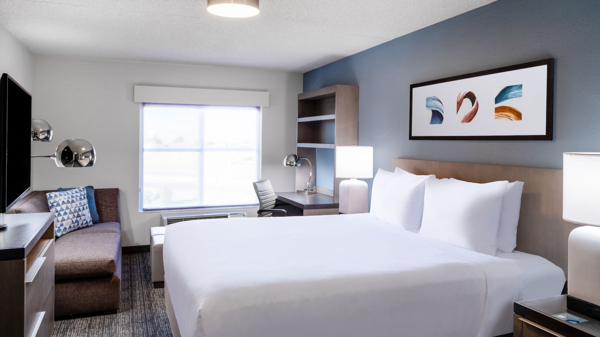 1 of 3 Hyatt House Colorado Springs Airport Queen Bed Guestroom