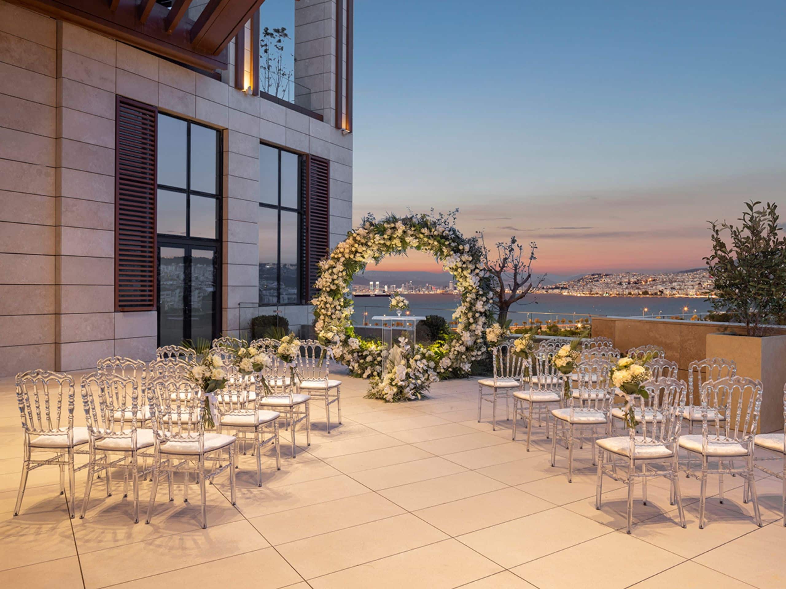 Hyatt Regency İzmir İstinyePark Wedding Ceremony Setup With Sea View