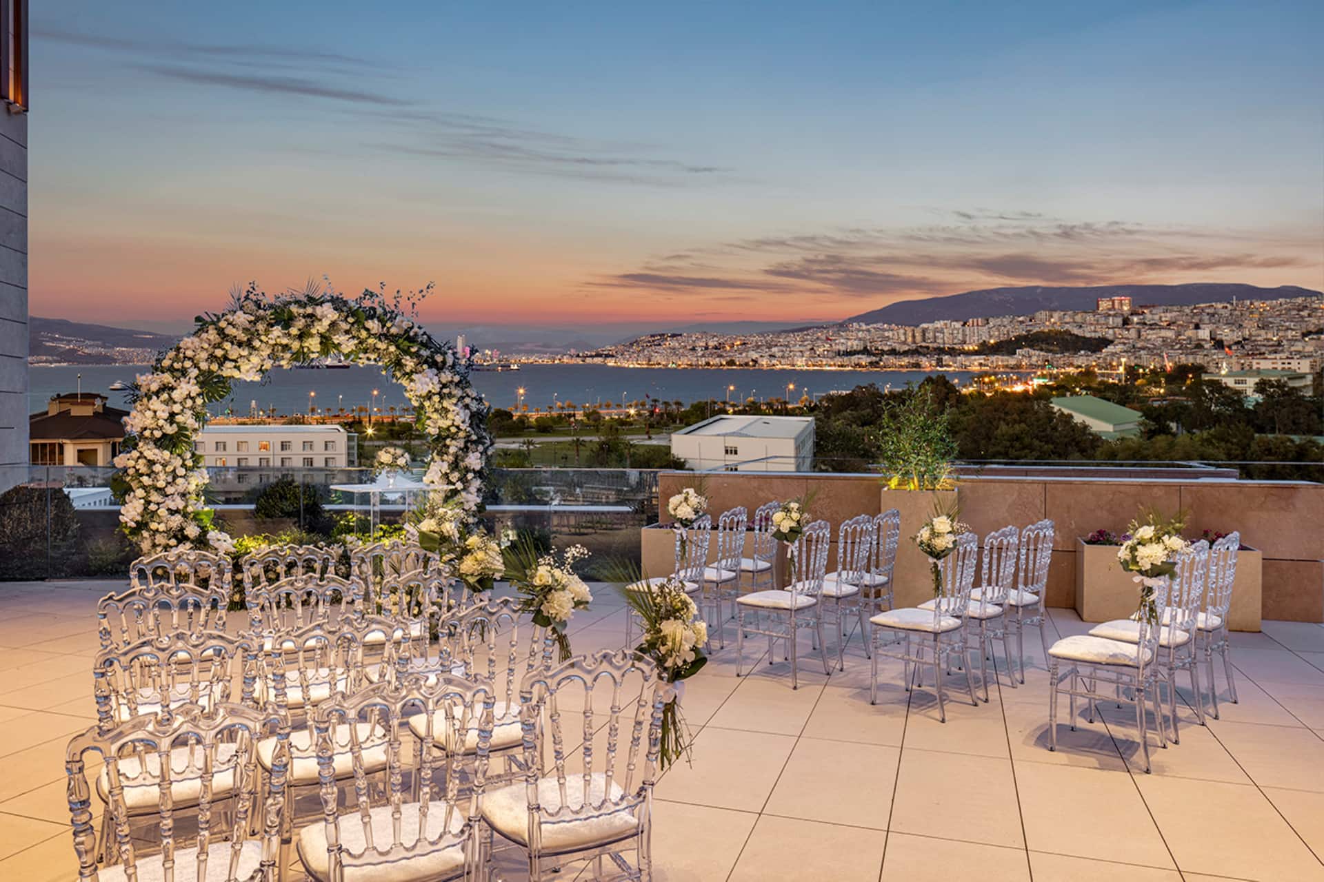 Hyatt Regency İzmir İstinyePark Weddng Ceremony Setup At Terrace