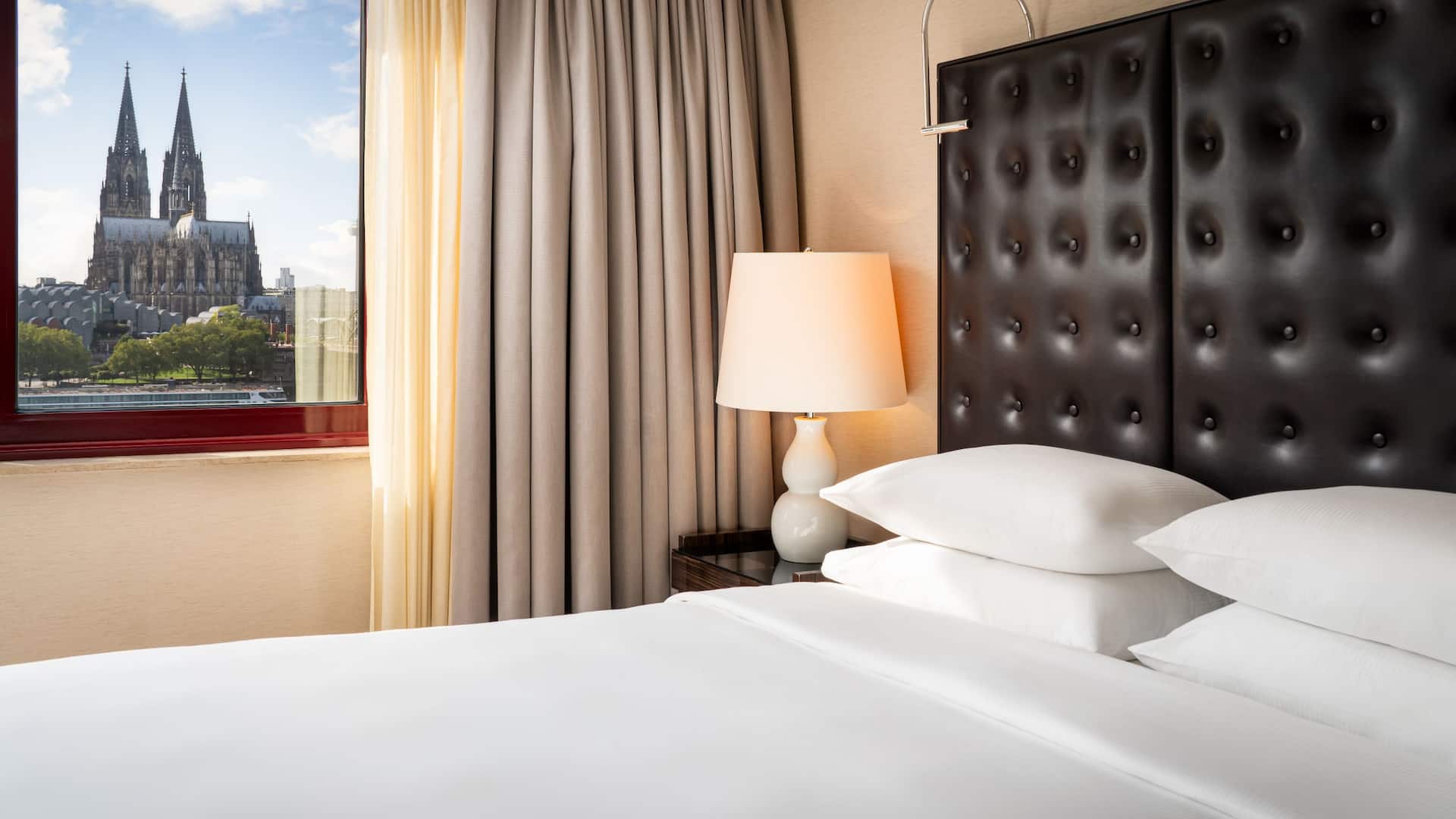 Hyatt Regency Cologne Suite View With Bed Closeup