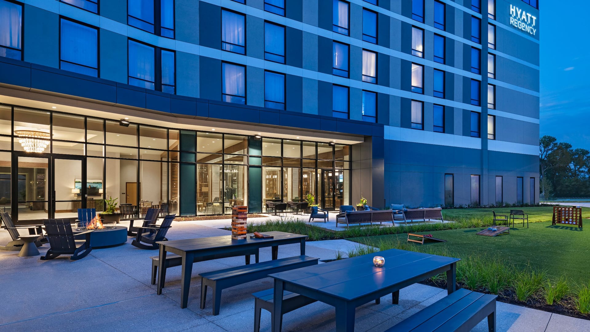 Hyatt Regency Conroe The Backyard Twilight