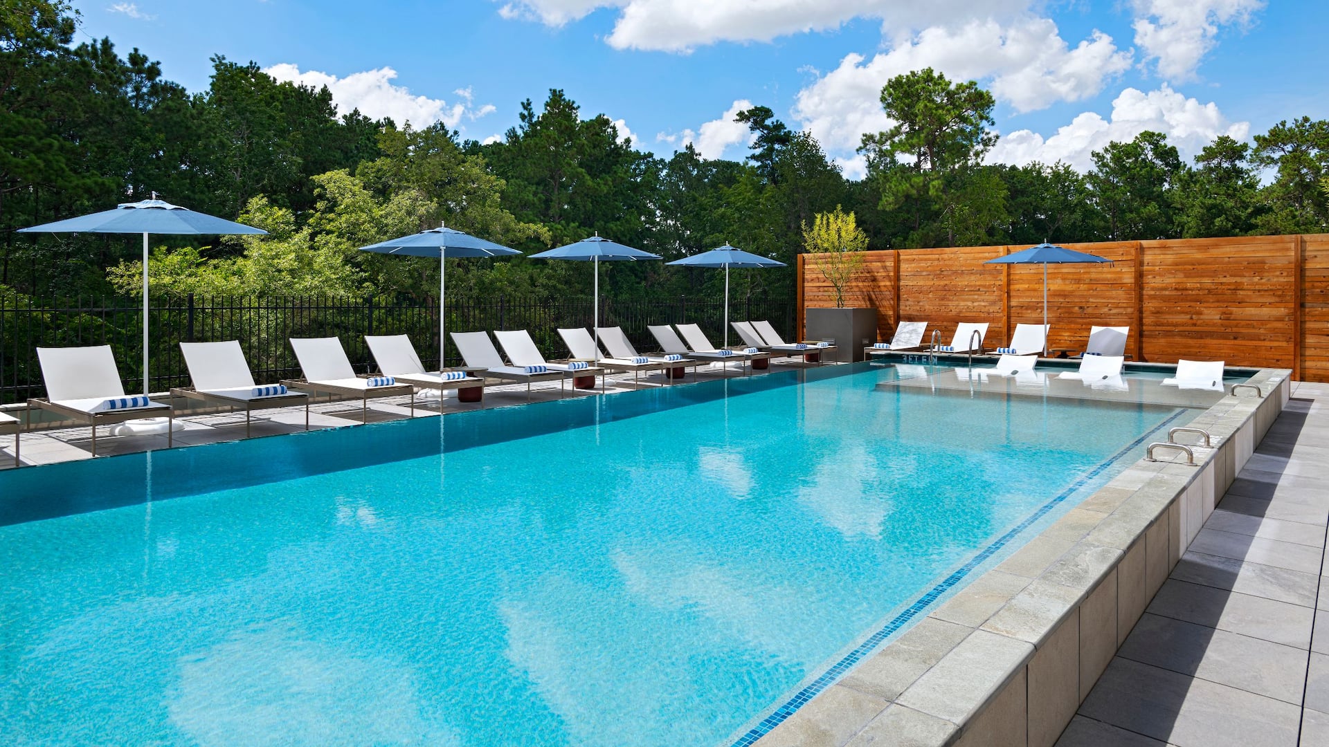 Hyatt Regency Conroe Pool Daylight