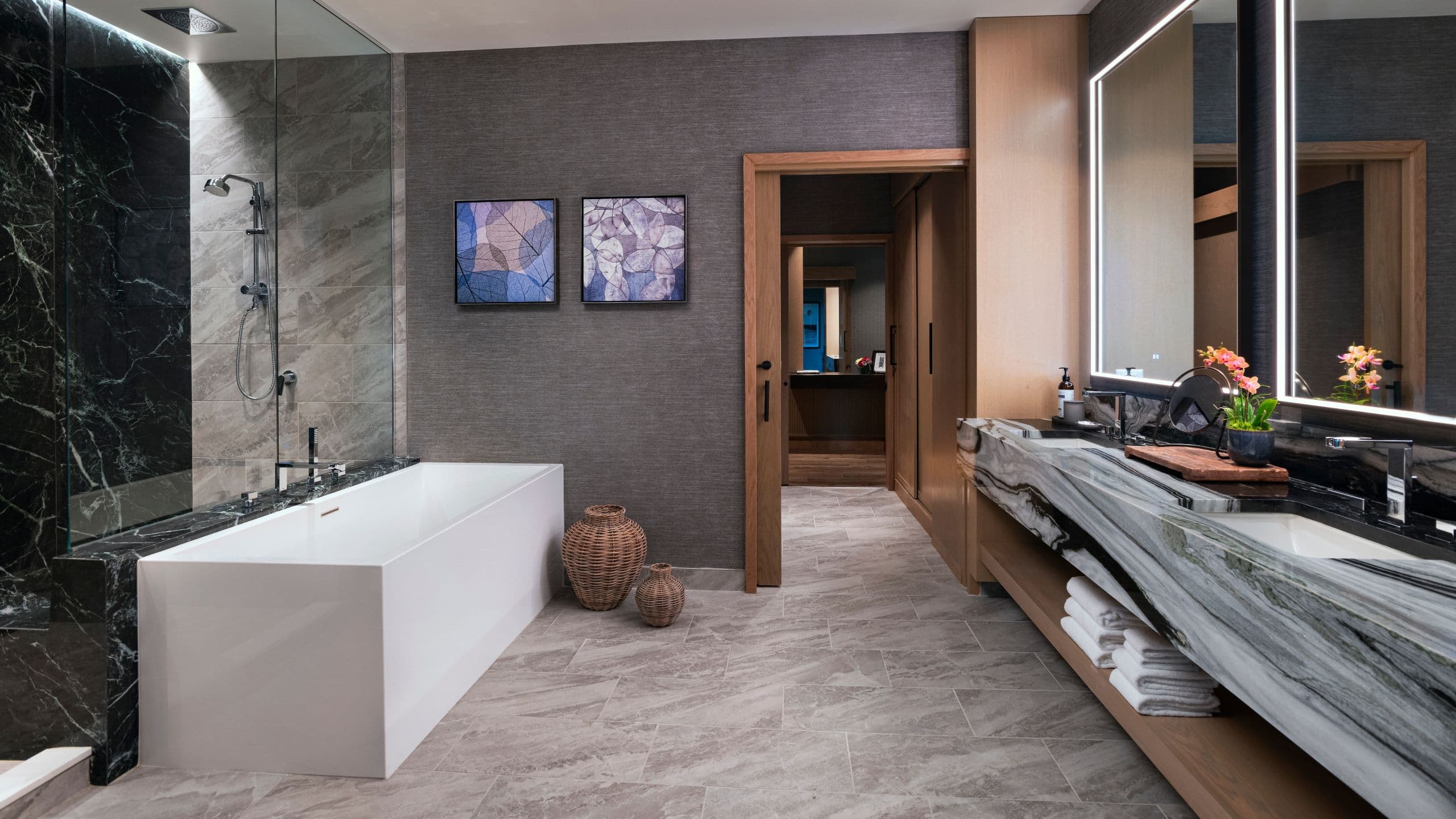 Hyatt Regency Conroe Presidential Suite Bathroom
