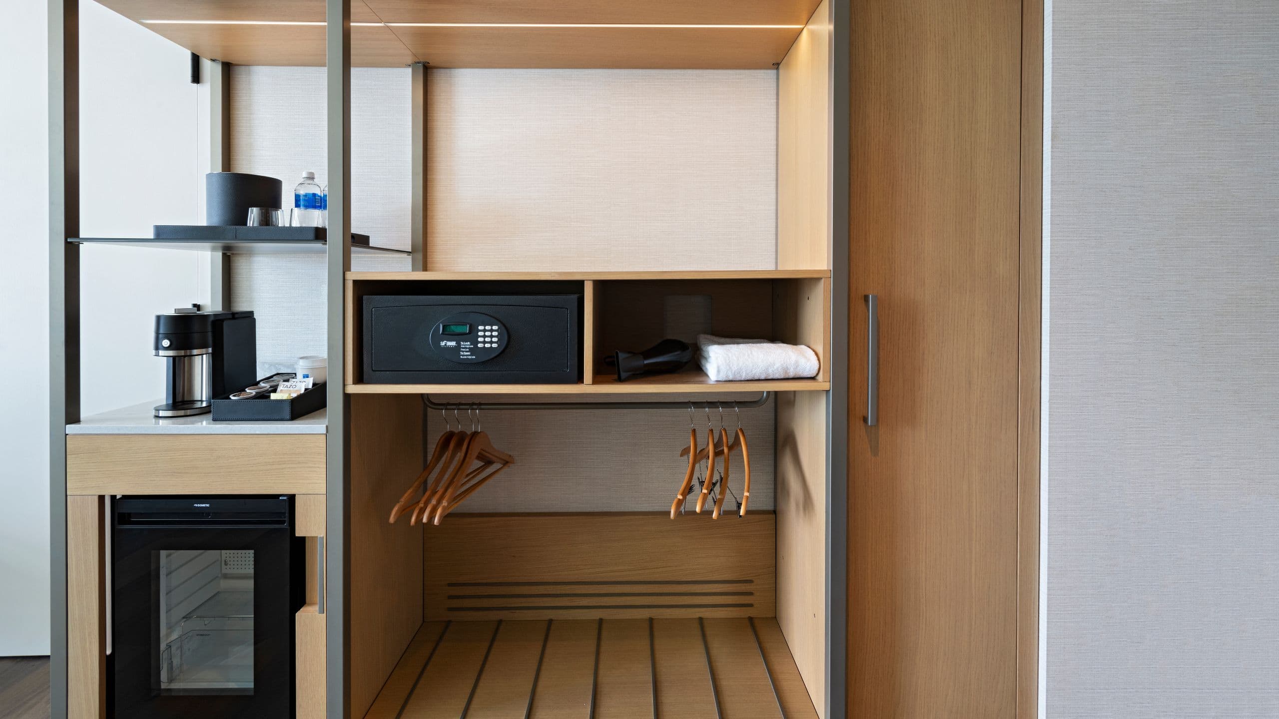 Hyatt Regency Conroe Accessible Closet