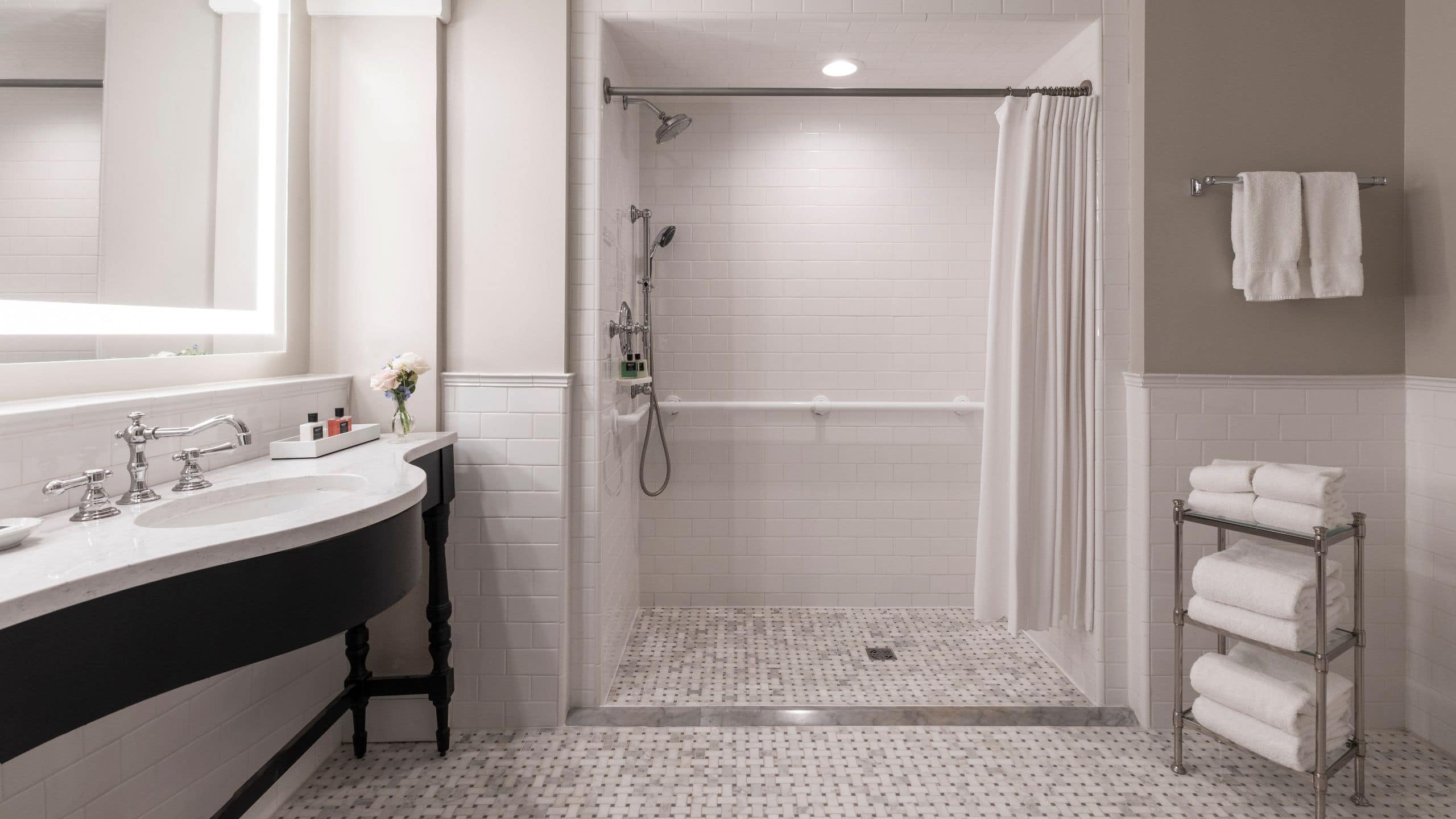 The Carolina Inn Bathroom Shower